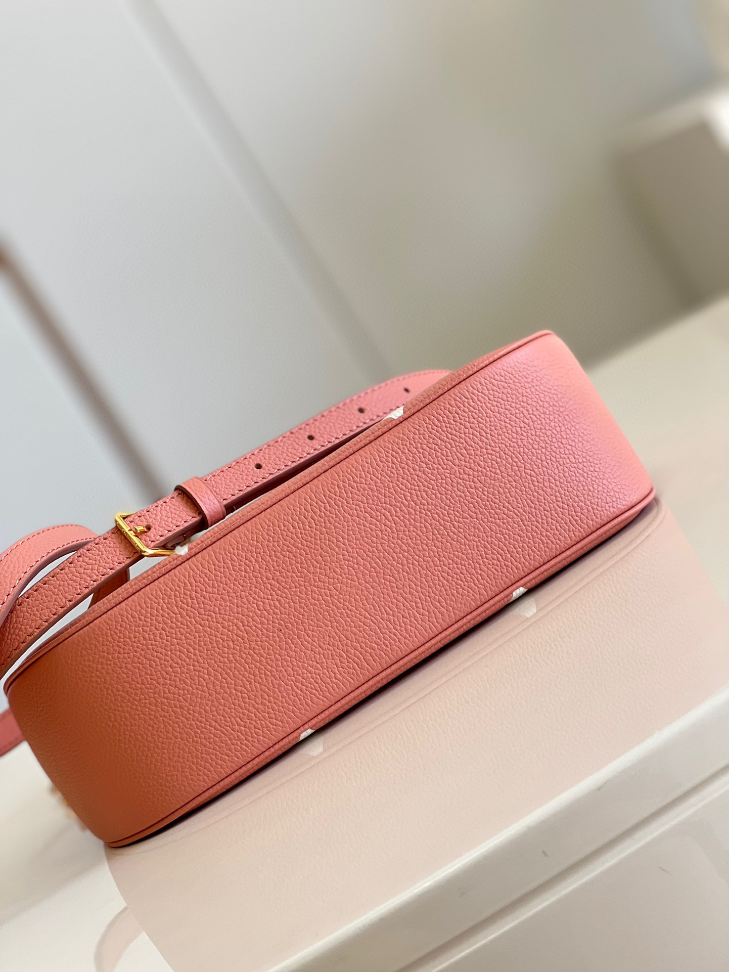 [TOP] Louis Vuitton LV Bagatelle Bag Monogram Empreinte - Pink