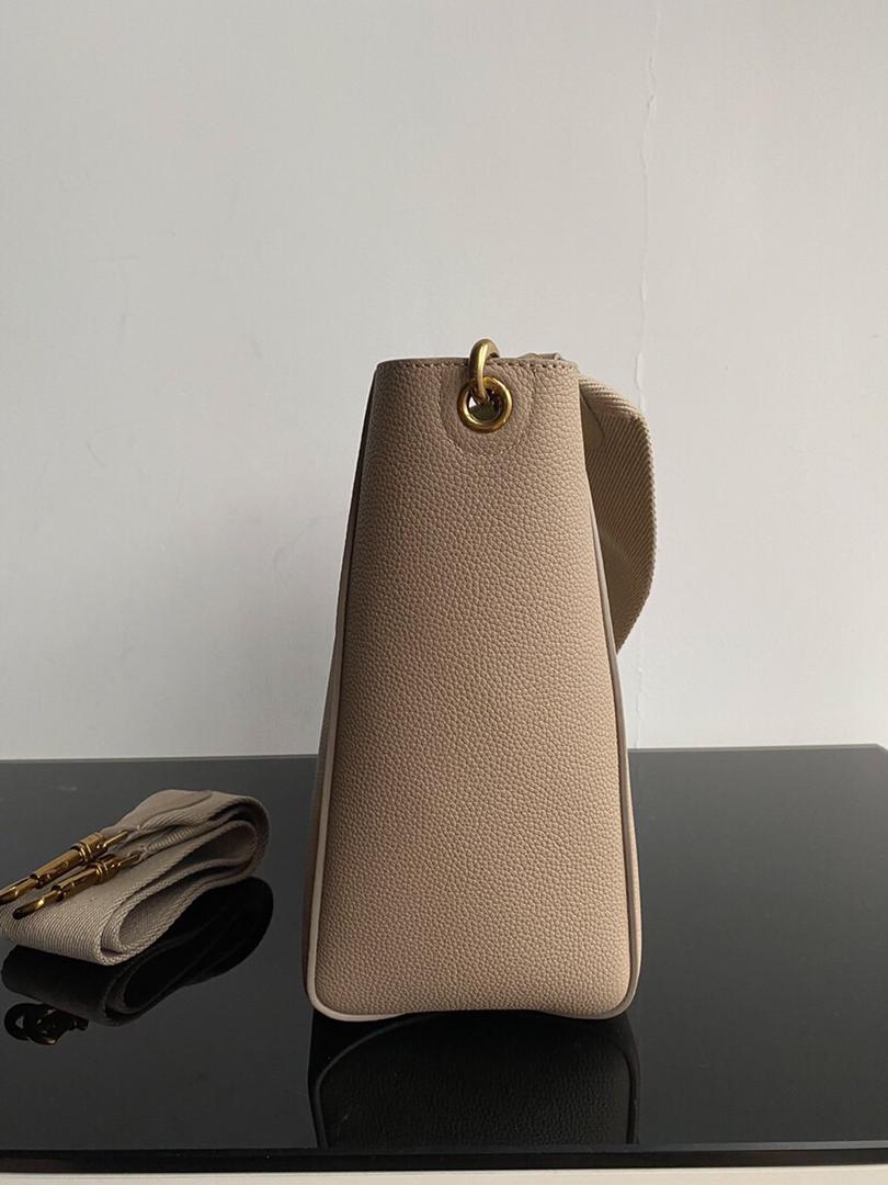 [TOP] CELINE Sangle Small Grainy Bucket Bag - Taupe