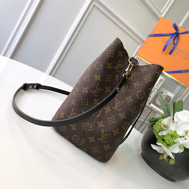 [TOP] Louis Vuitton LV £V Noe Bag Monogram 26×22×27CM- Black