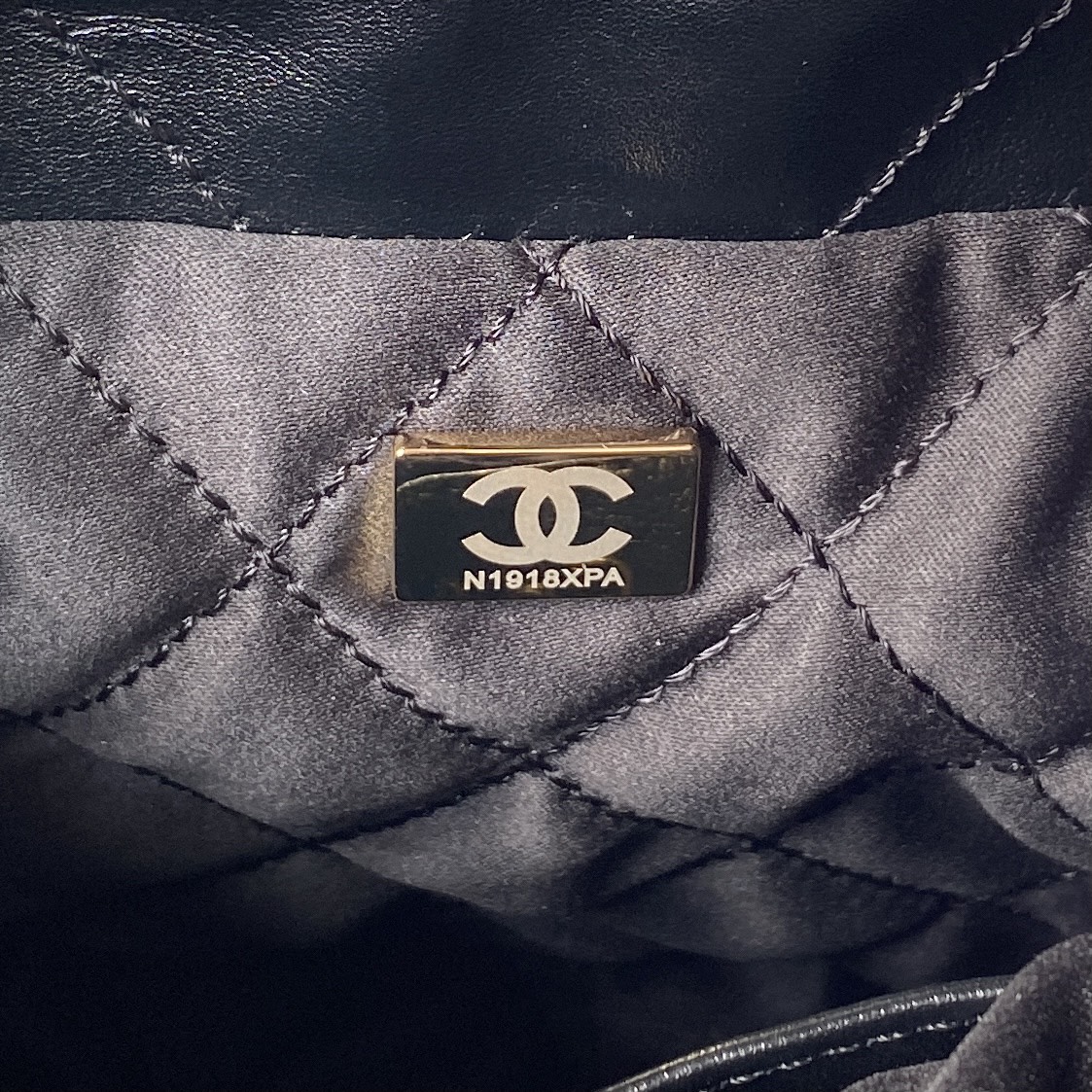 [TOP] CHANEL Mini 22 Bag 19cm - GHW - Black