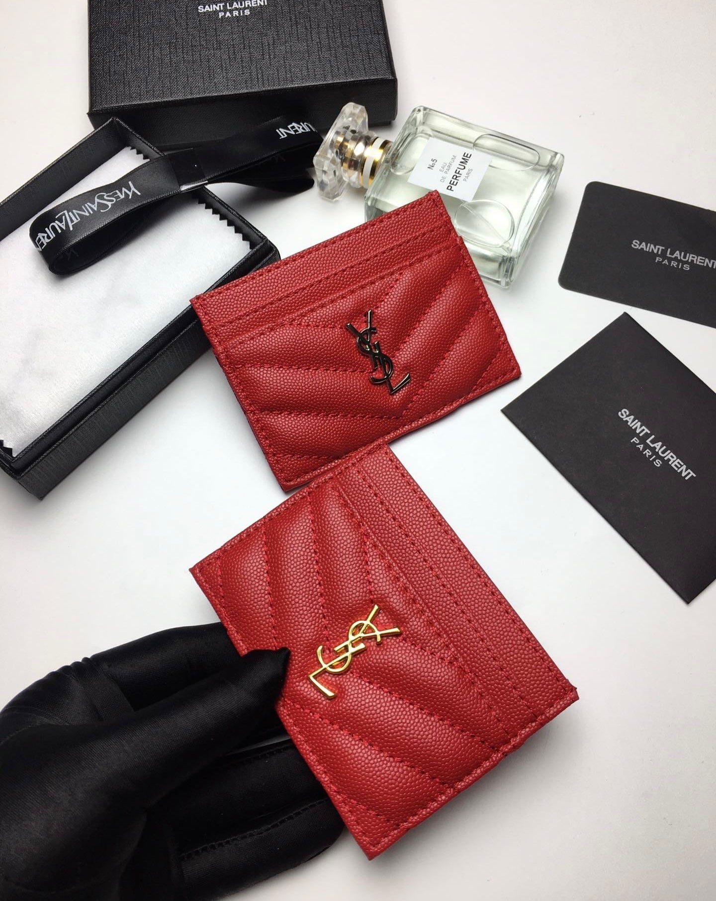 [TOP] Yves Saint Laurent YSL Card Holder Caviar Skin - Red