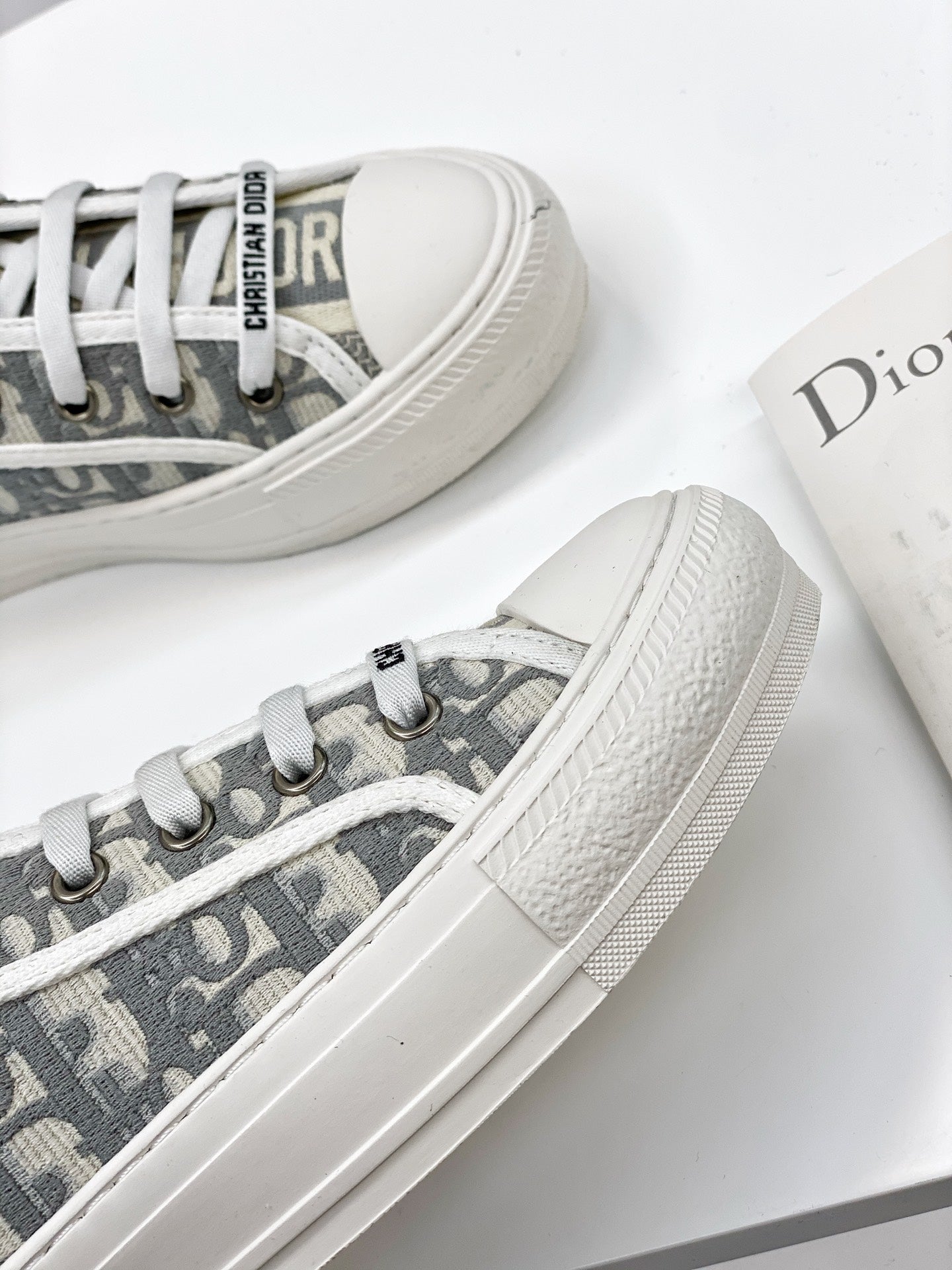 [TOP] Christian Dior Canvas Oblique Walk’N’Christian Dior Low Sneakers - 11 Colors