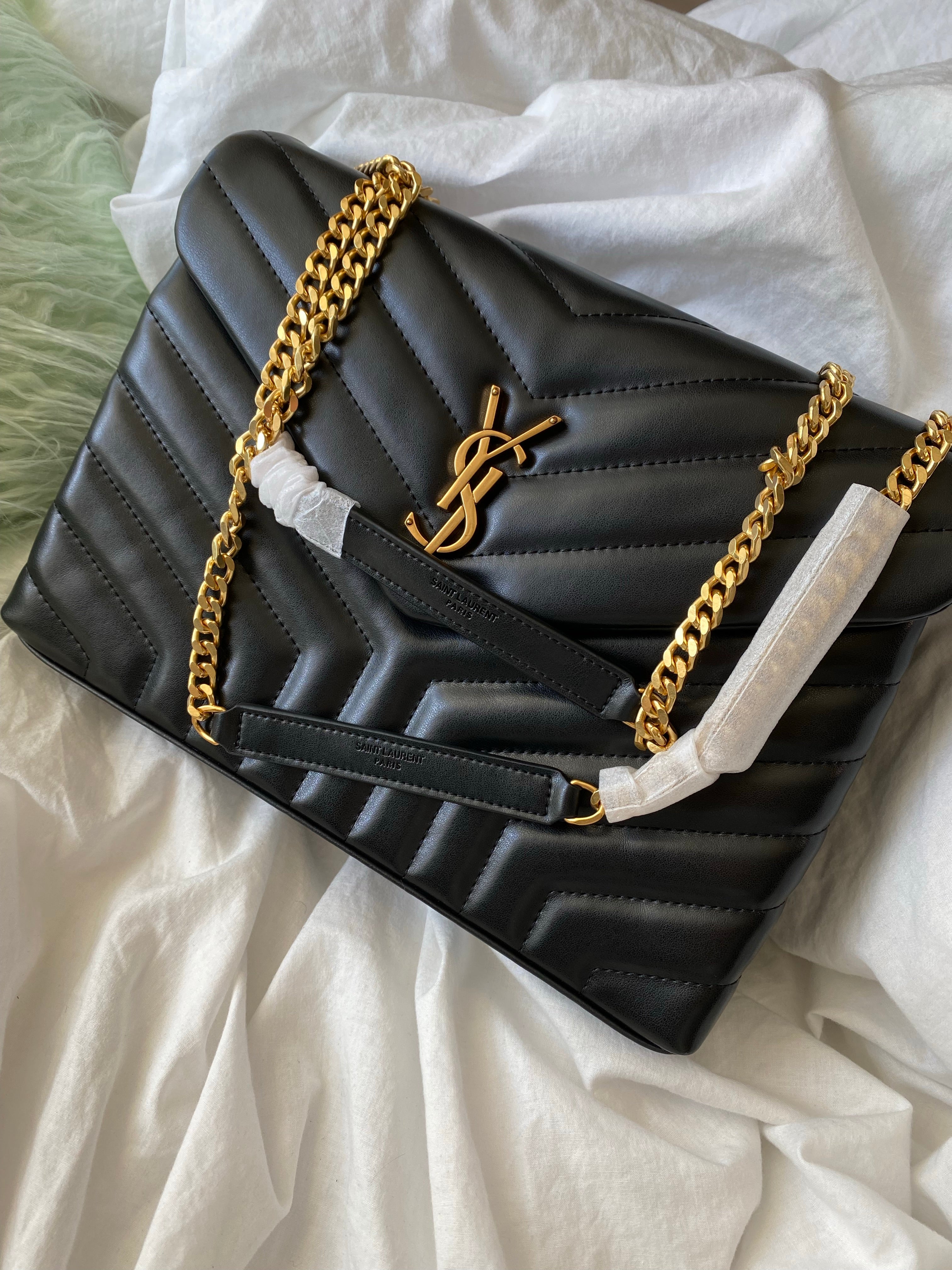 [TOP] Yves Saint Laurent YSL LouLou Bag Medium 25cm - Black w GHW