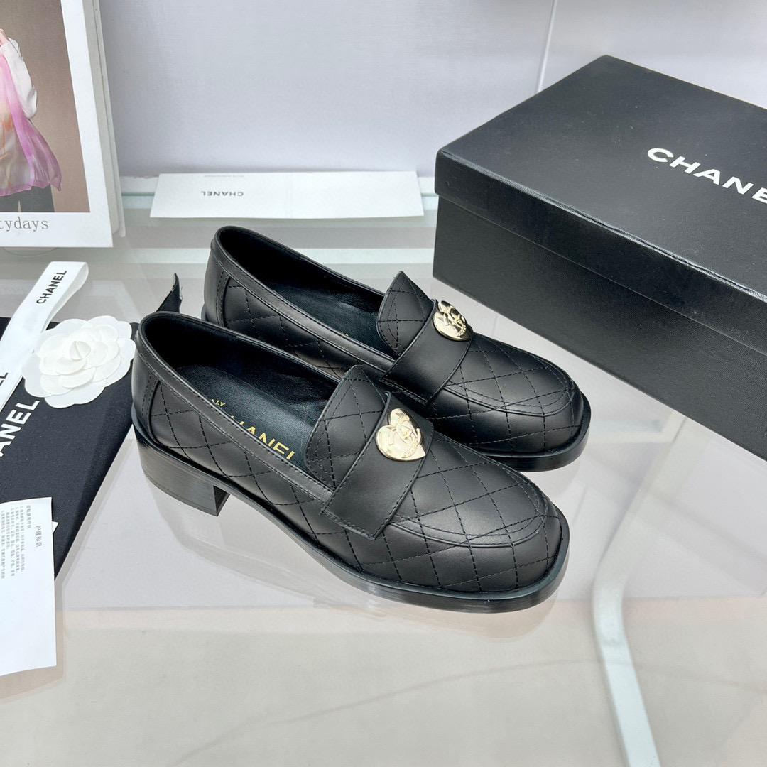 [TOP] CHANEL Leather Loafers Heart Logo - 4 Colours