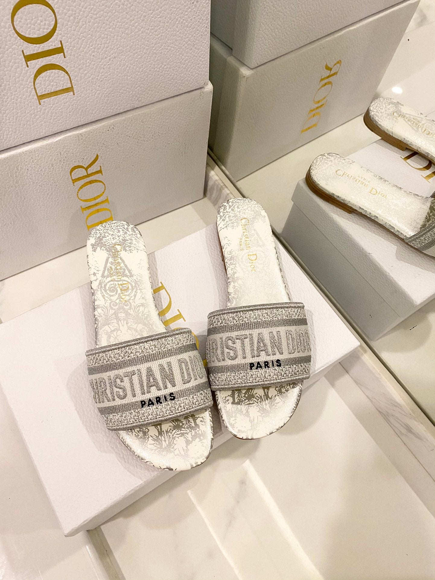 [TOP] Christian Dior Around the World Stella Embroidered Slides - 5 Colours