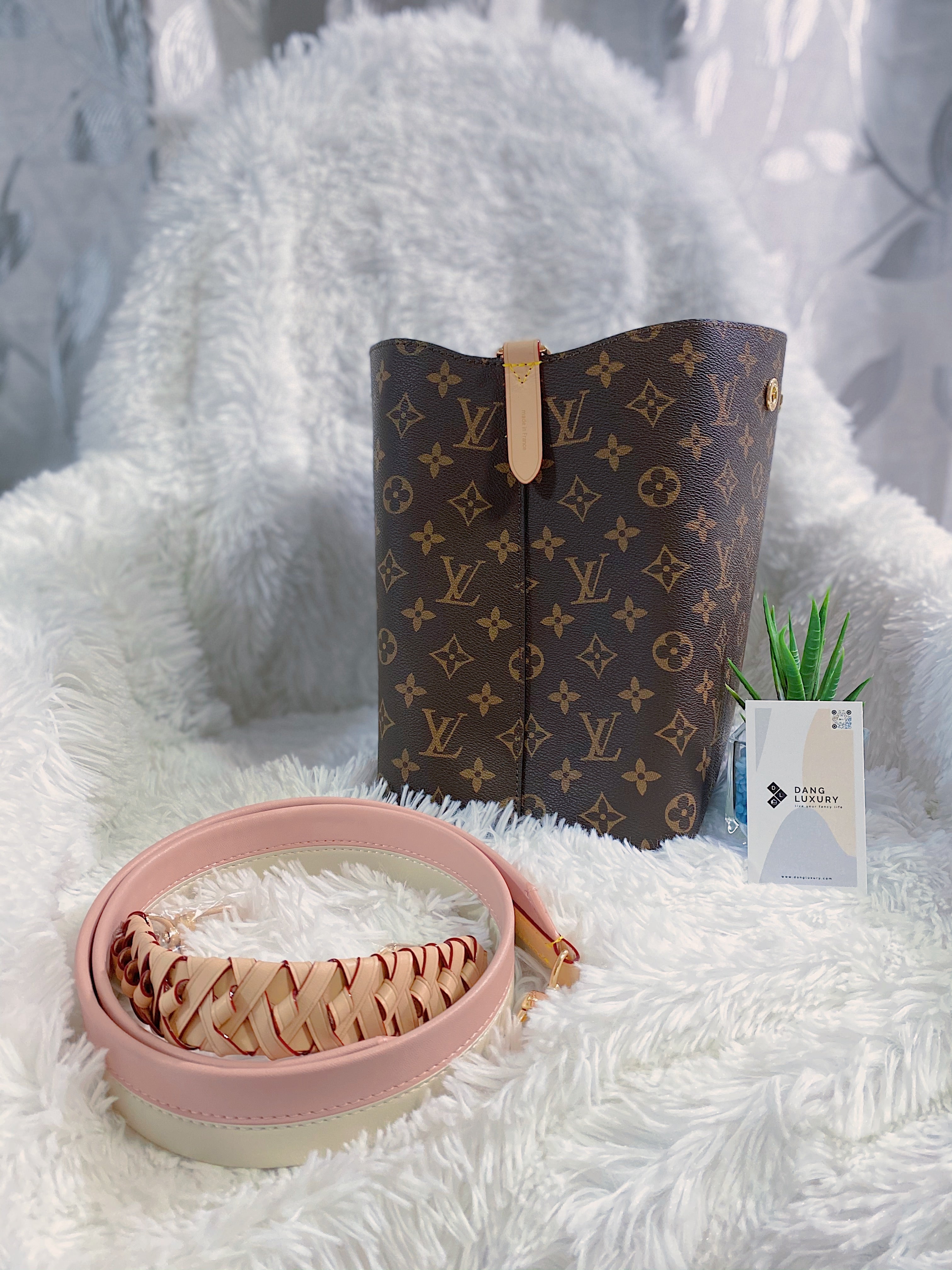 [TOP] Louis Vuitton LV  Noe Monogram Bag With Braided Handle 26×26×17.5CM- Pink