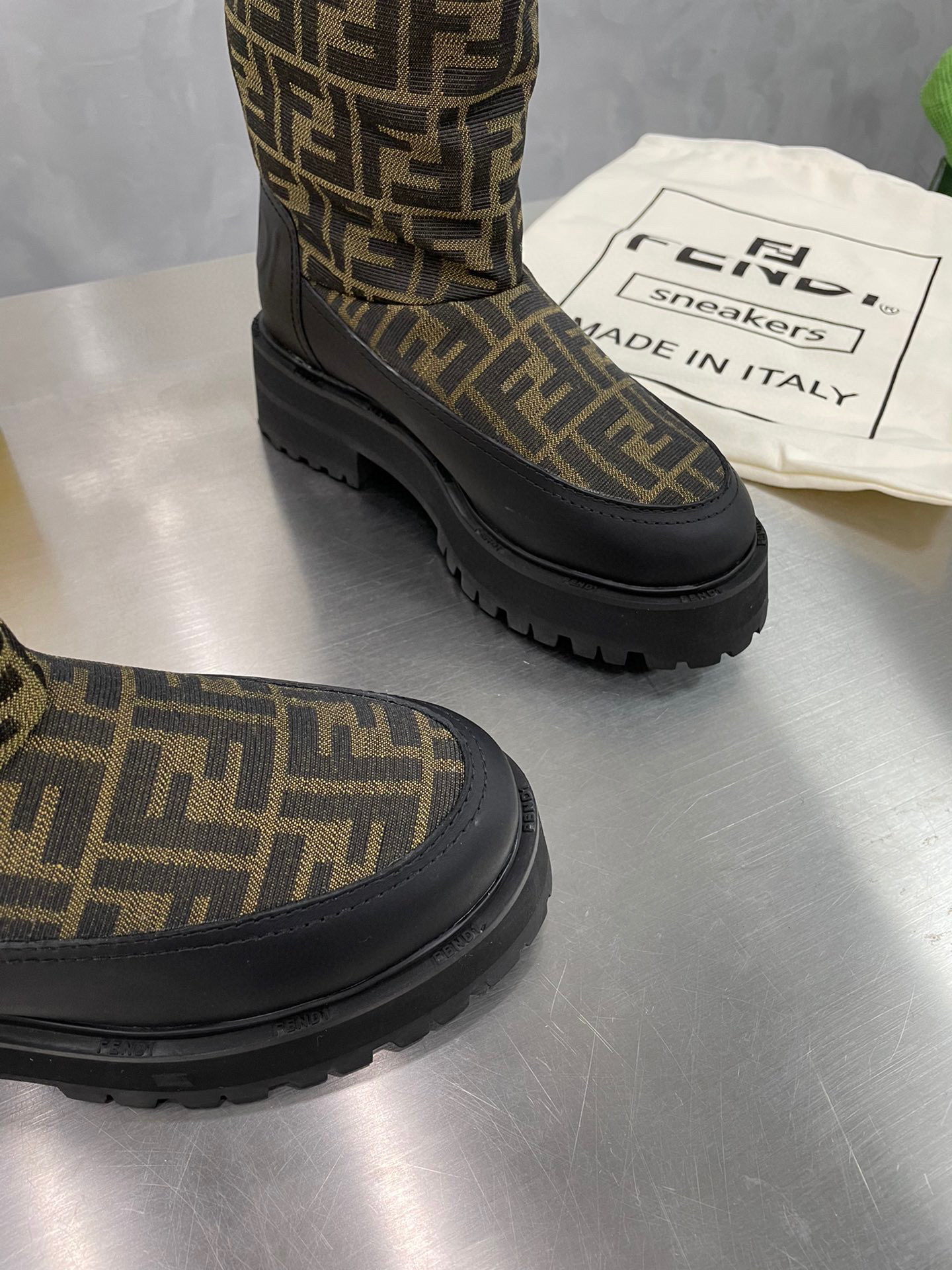 [TOP] FENDI Monogram Quilted Boots