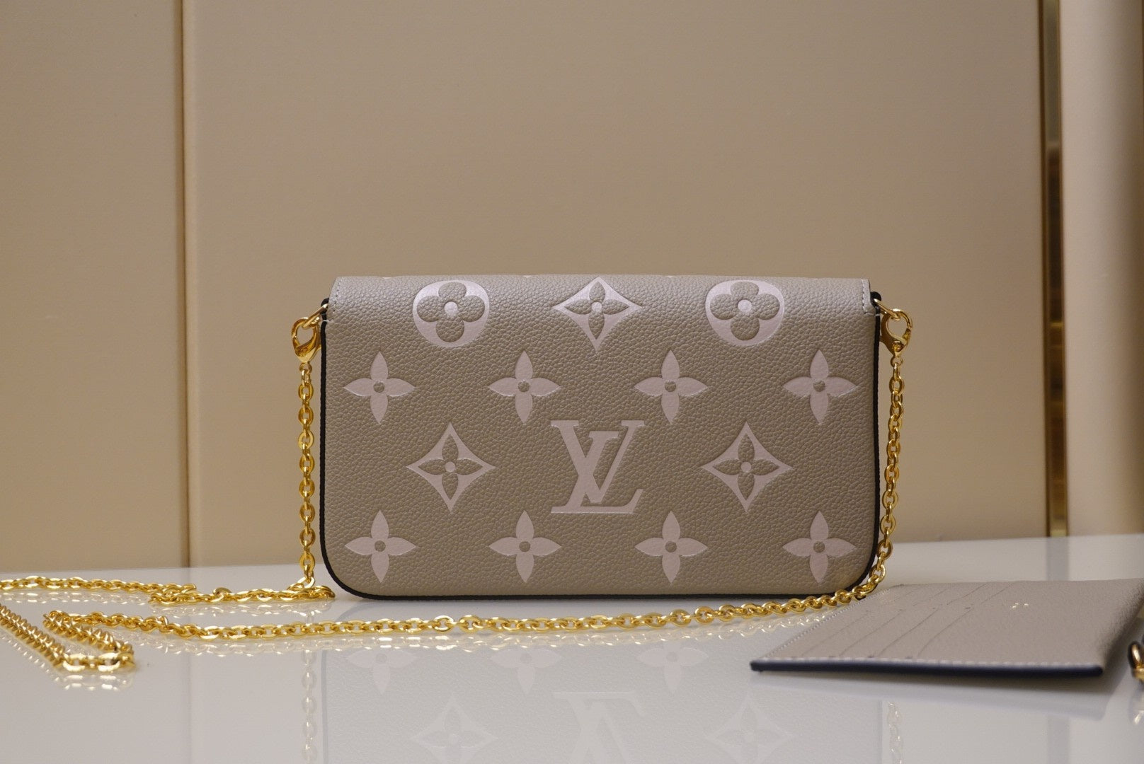 [TOP] Louis Vuitton LV L*V Felicie 2 Tone Bag 21X12X3cm - Cream