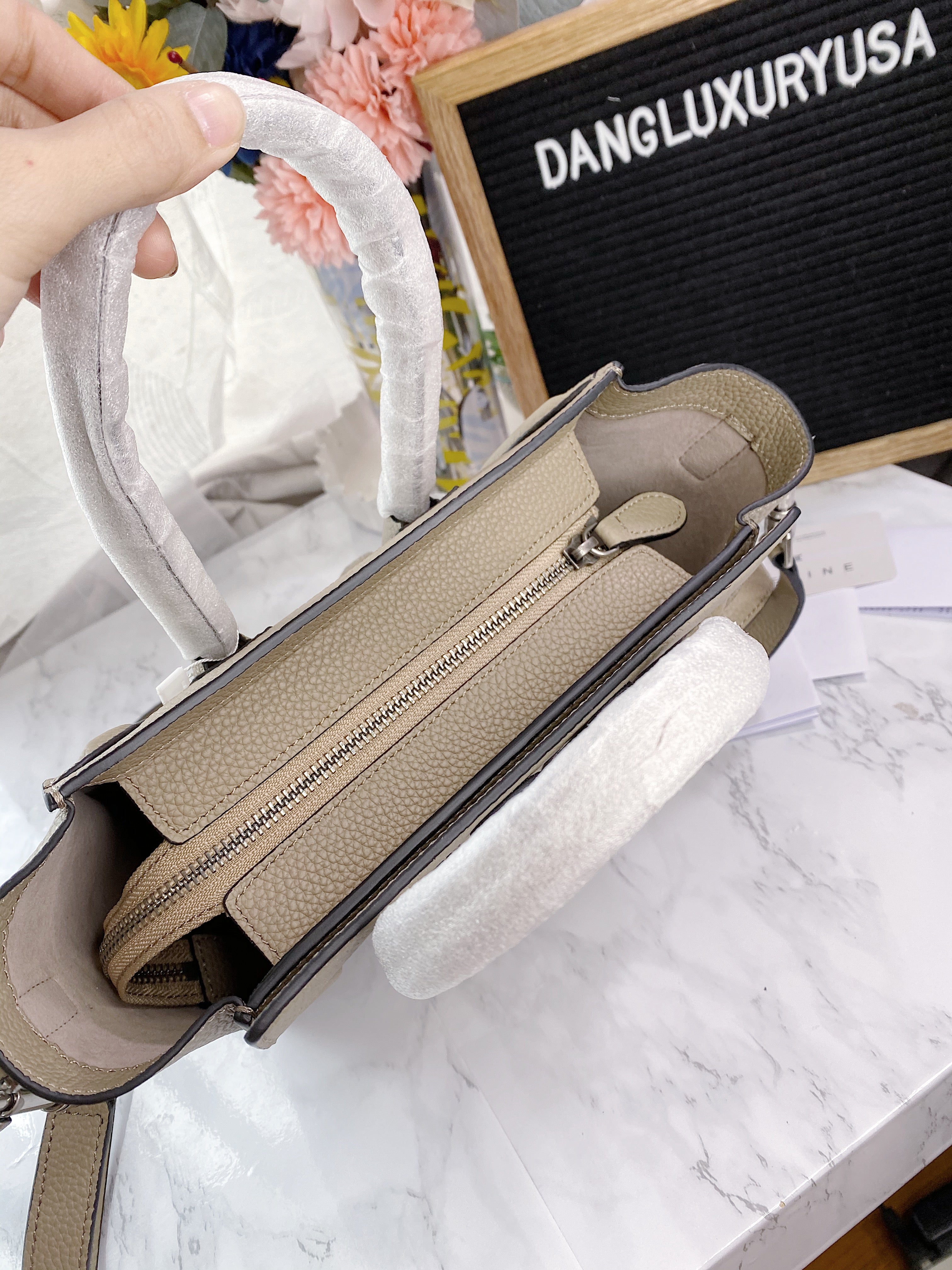 [TOP] CELINE Nano Luggage Bag In Grainy Calfskin 20x20x10cm - Tan