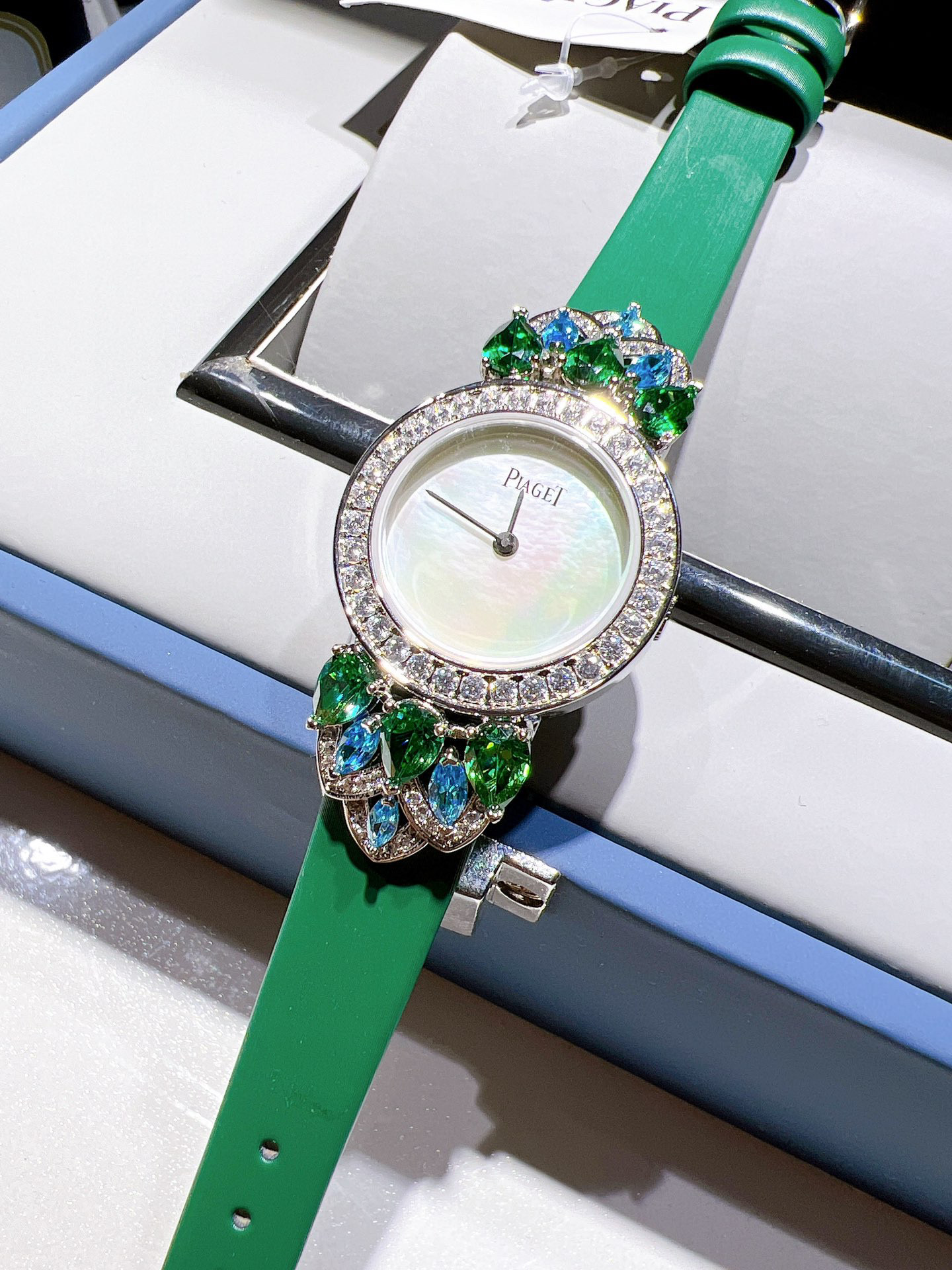 [TOP] PIAGET Teasures Green Leather Watch - Diamonds/Beryl