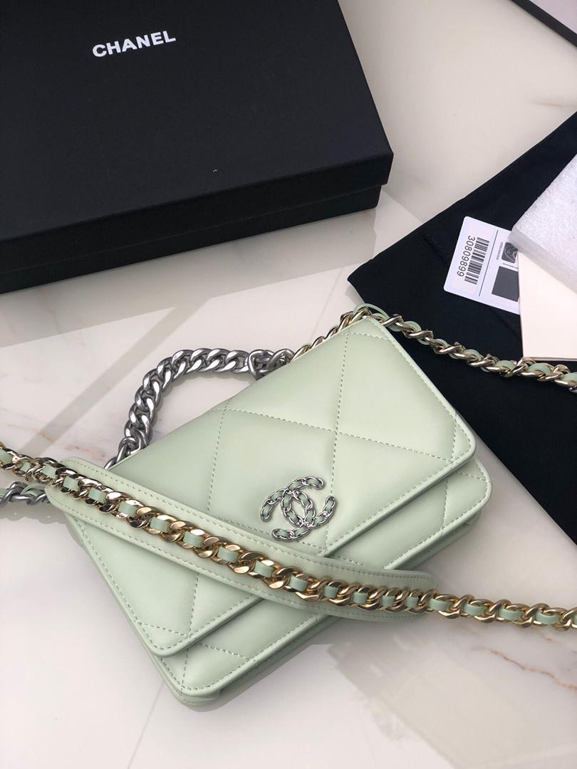 [TOP] CHANEL 19 WOC Bag - Light Mint Silver Buckle