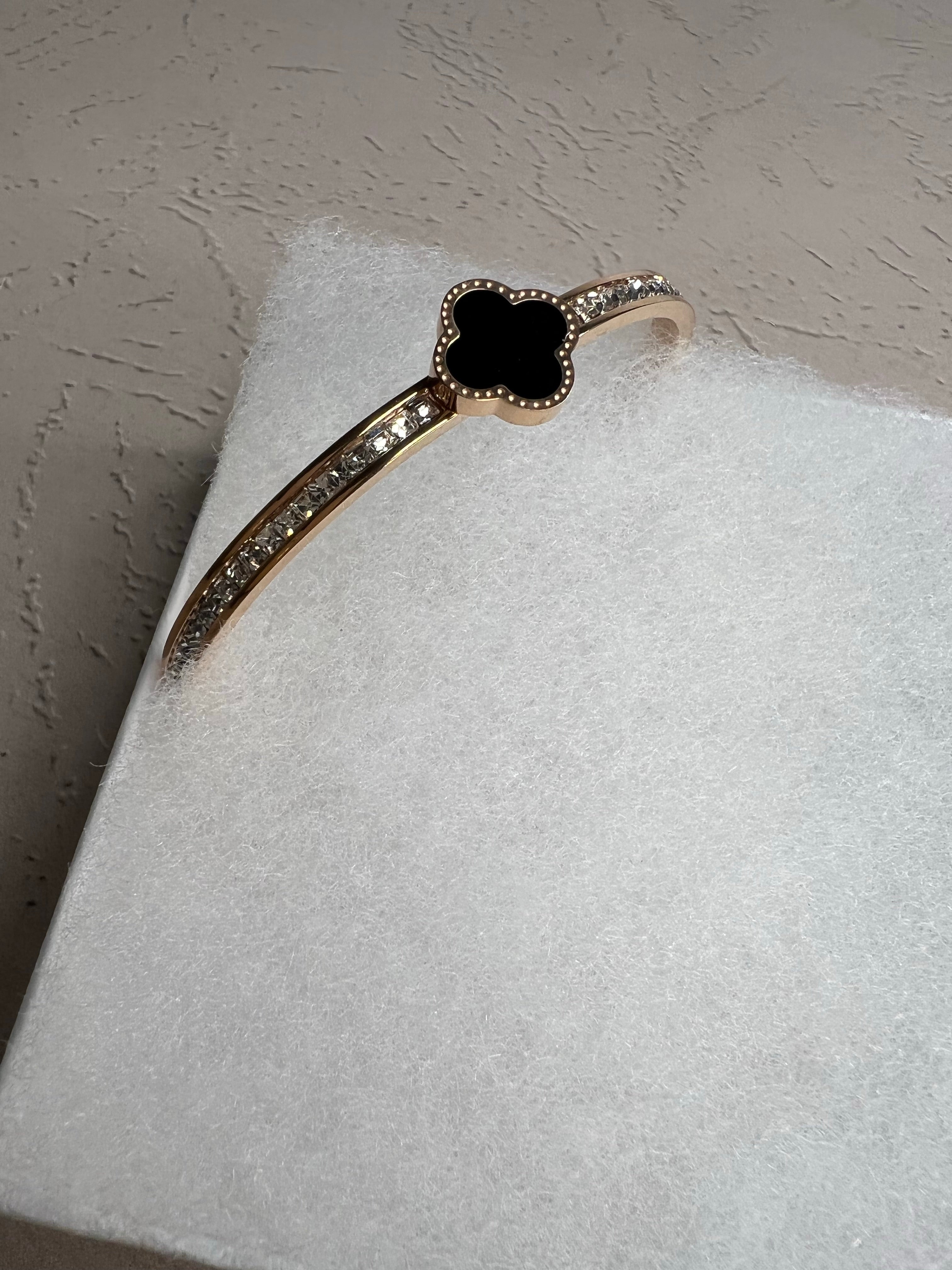 [TOP] Van Cleef & Arpels Four Clover Open Bangle Bracelet w Stones - Rose Gold