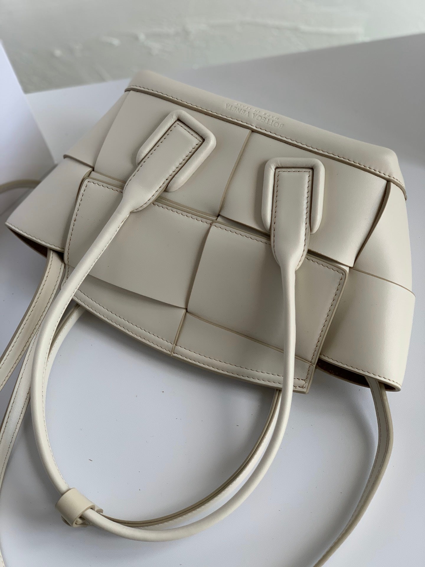 [TOP] Bottega Veneta BV Mini Arco 29 Leather Bag - Off White