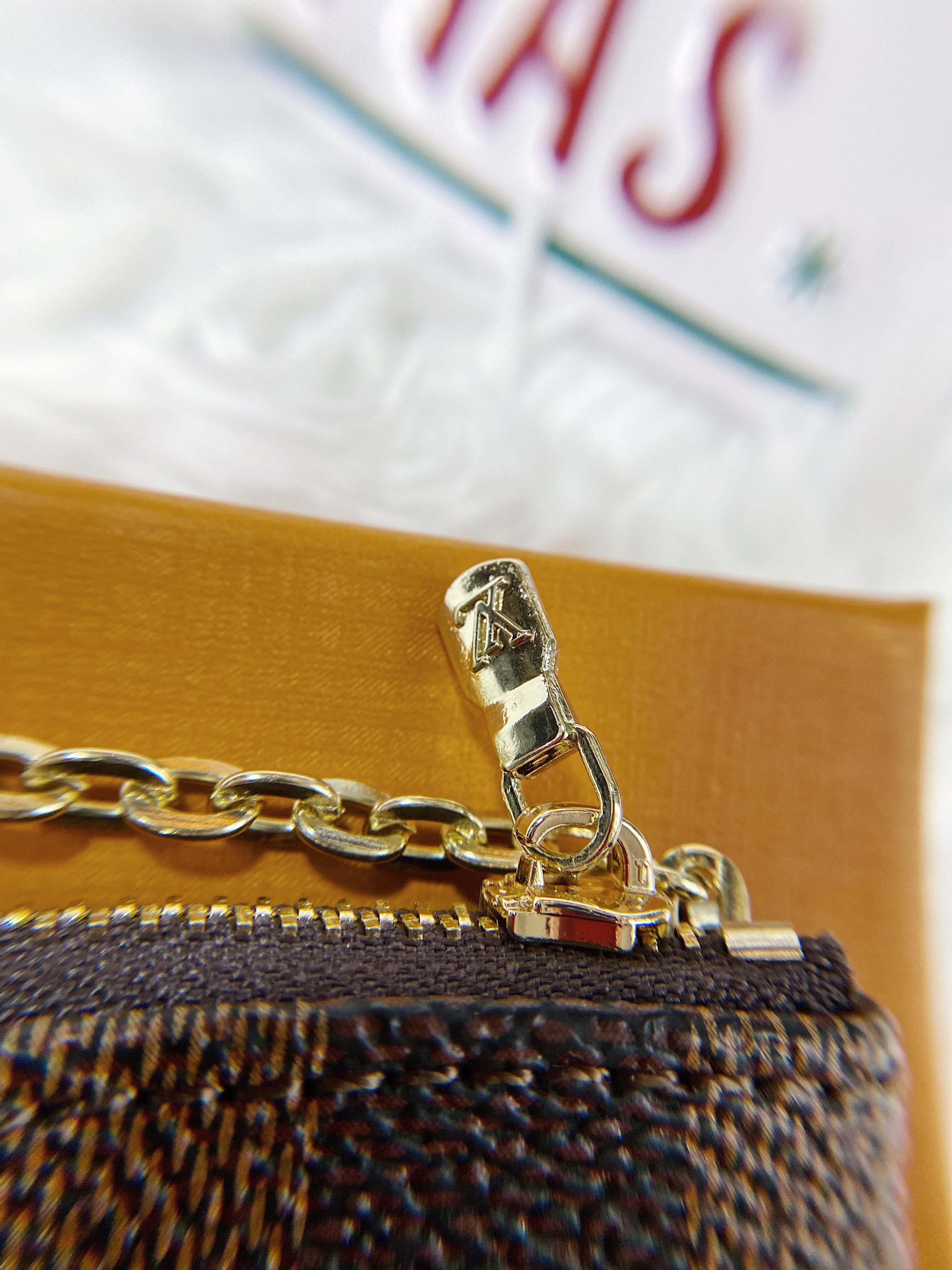 [TOP] Louis Vuitton LV LV Damier Ebene Key Pouch