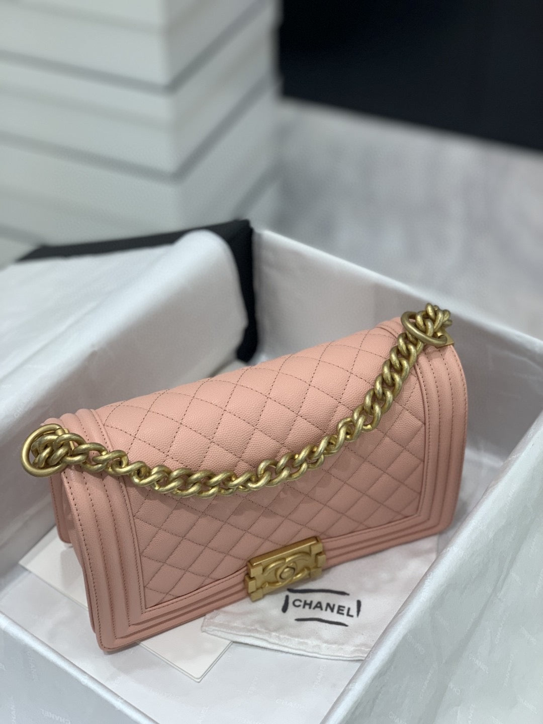 [TOP] CHANEL Le Boy Bag Caviar Medium 25CM - Light Apricot & GHW