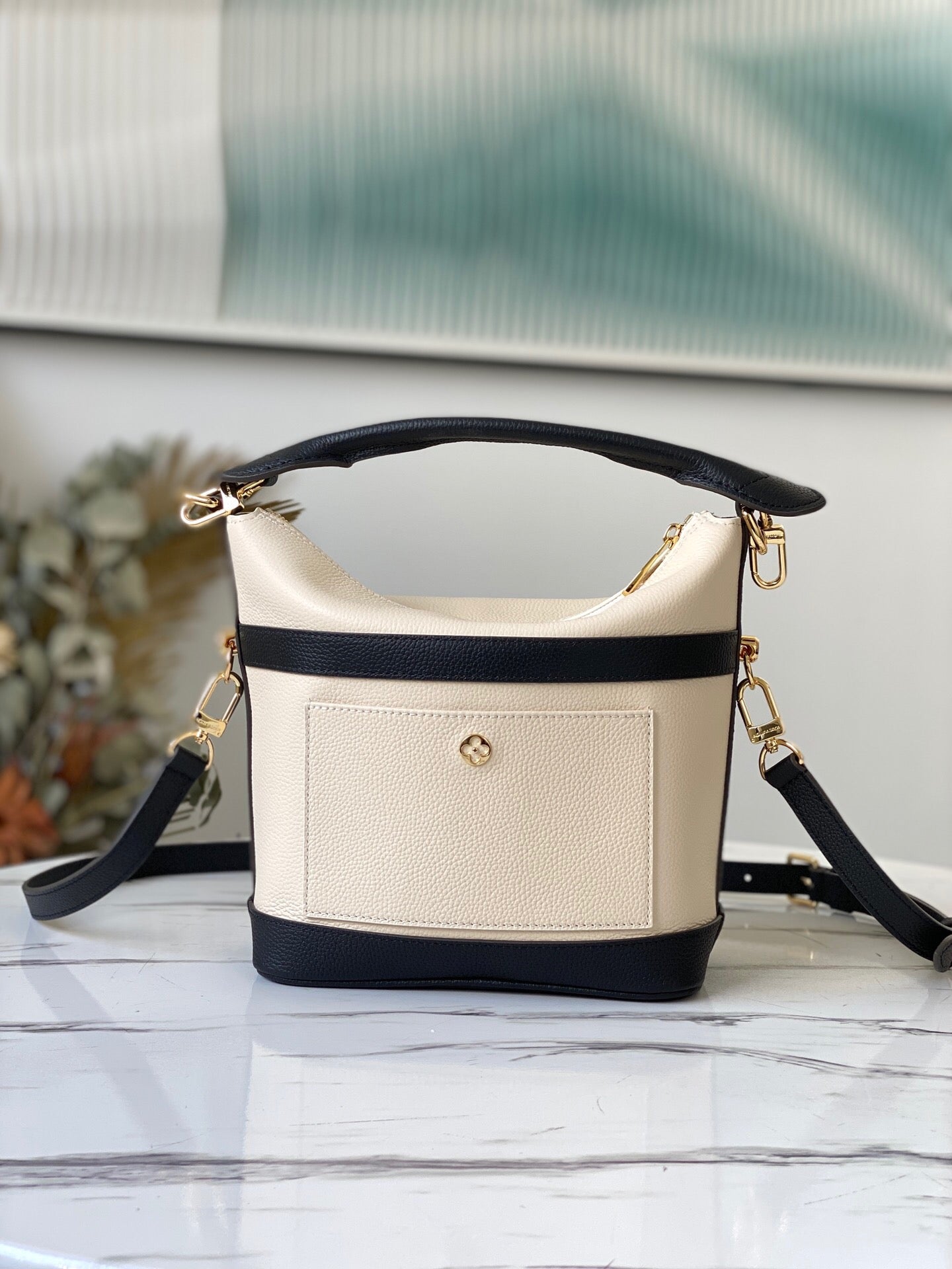 [TOP] Louis Vuitton LV £V Cruiser PM Shoulder Bag 25 x 22.5 x 13cm- White