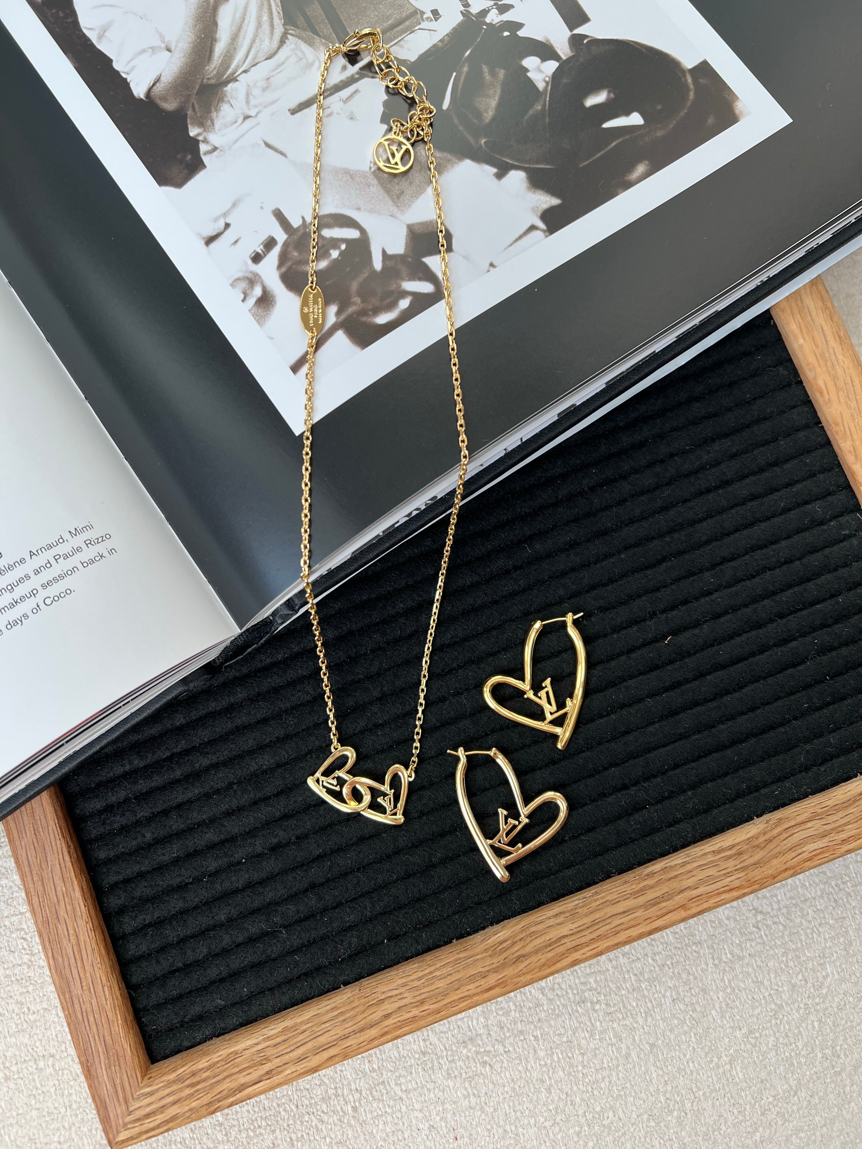 [TOP] Louis Vuitton Heart Earrings & Necklace - Gold