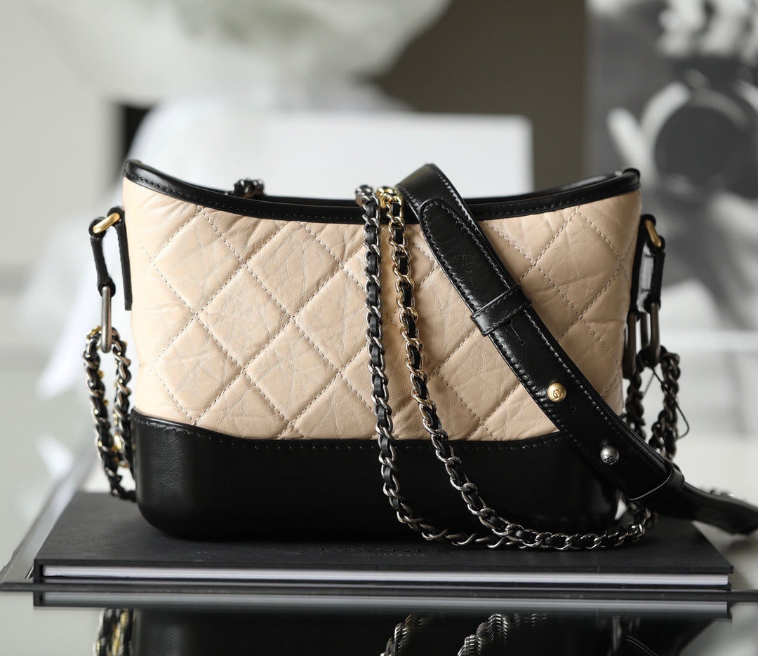 [TOP] CHANEL Gabrielle Hobo Bag 2 Tones 20cm - Beige and Black