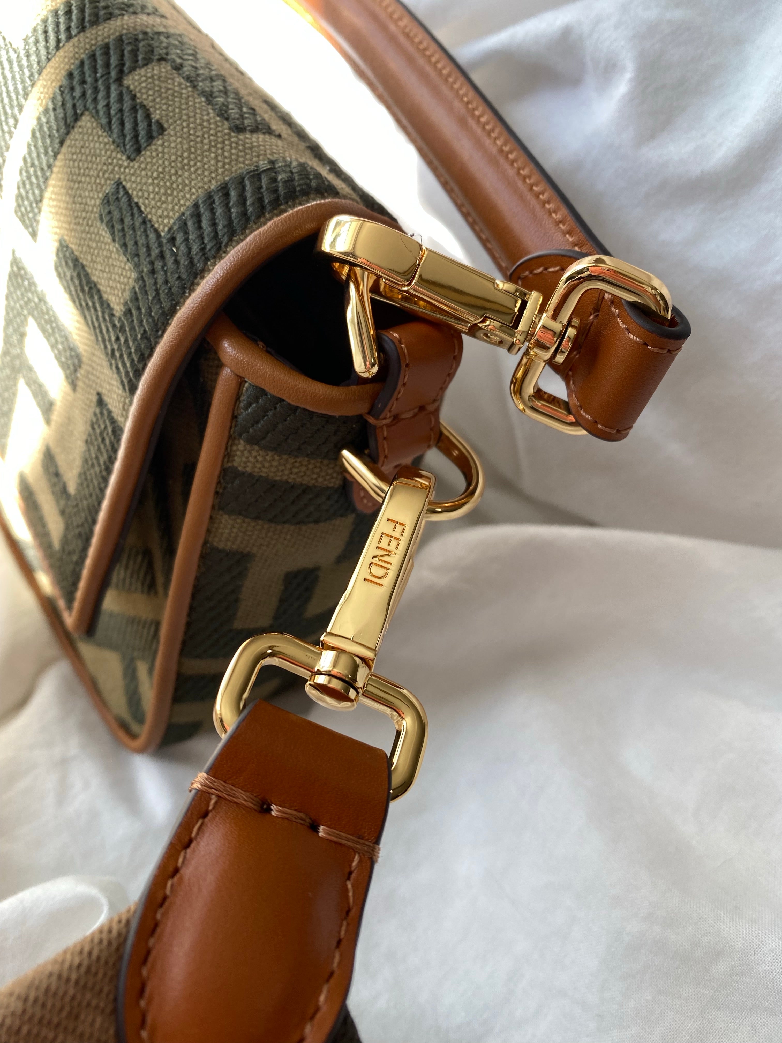 [TOP] FENDI Baguette Canvas Crossbody Bag - Brown