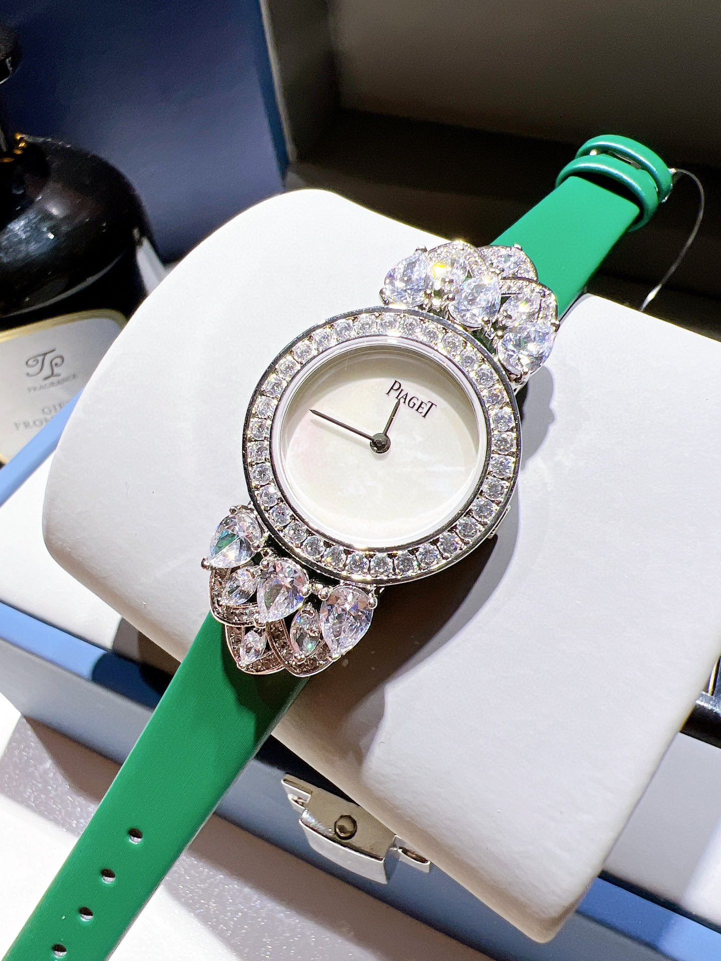 [TOP] PIAGET Teasures Green Leather Watch - Diamonds/Beryl