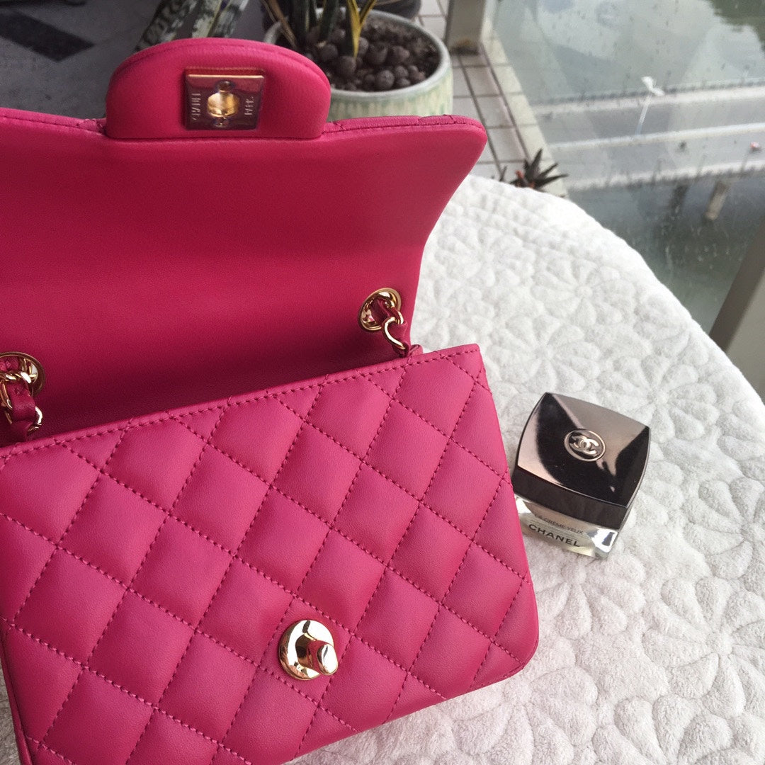 [TOP] CHANEL Classic Flap Bag Quilted Mini 18 cm - Pink & GHW
