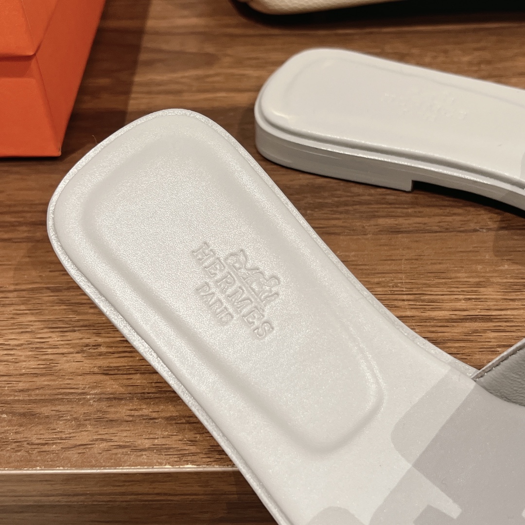 [TOP] HERMES Oran Sandals - 16 Color