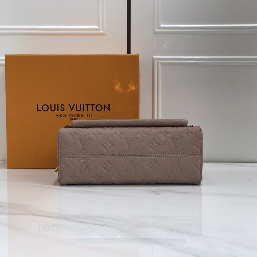 [TOP] Louis Vuitton LV  Vavin BB 25 x 17 x 9.5 cm - Taupe