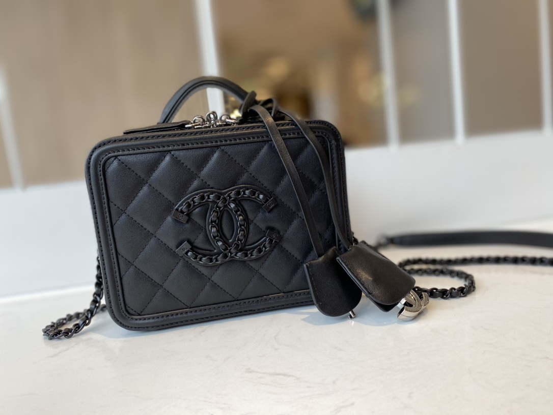[TOP] CHANEL Vanity Case Small  - All Black