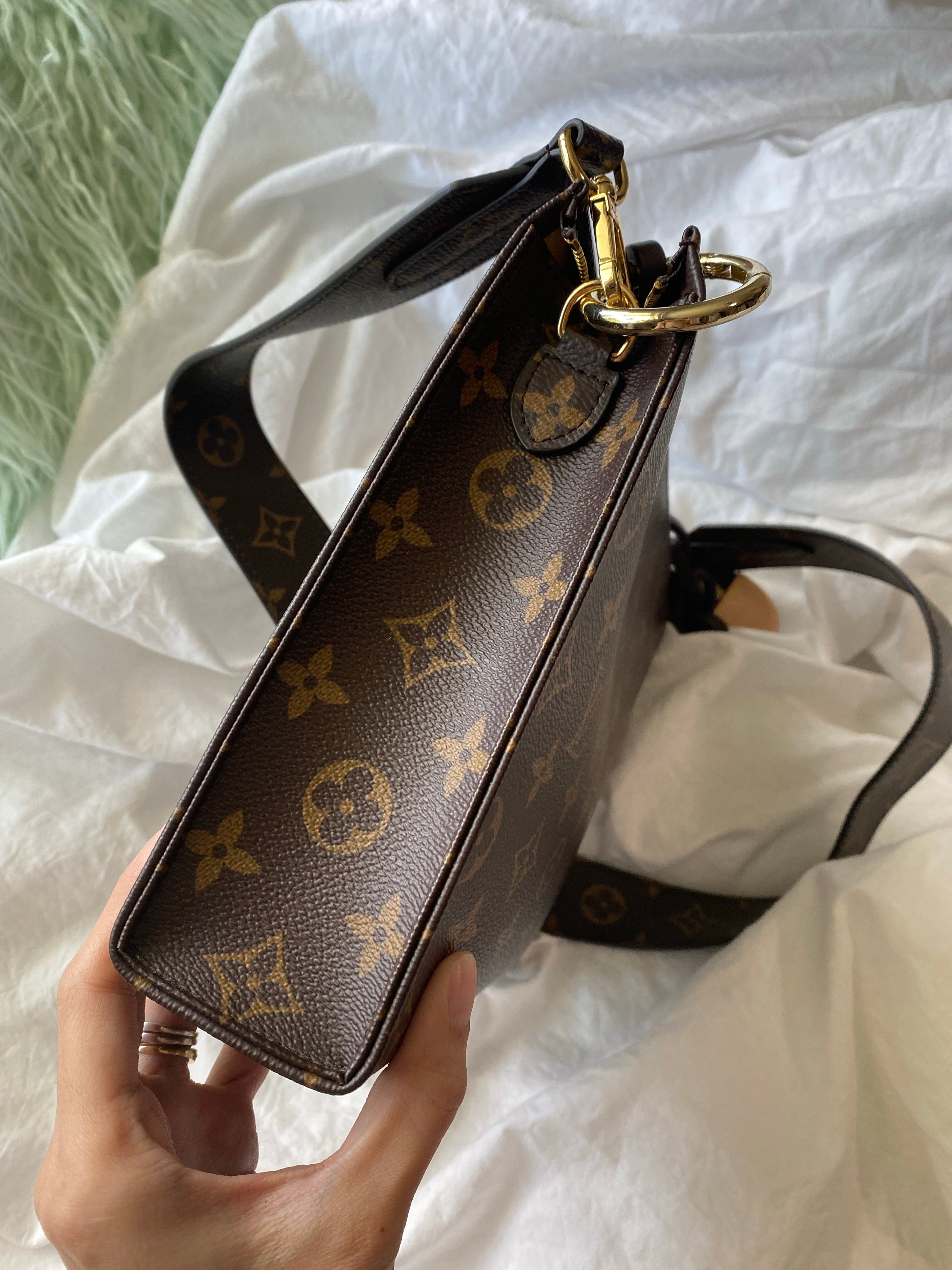 [TOP] Louis Vuitton LV  Toilery Pouch With Chain and Shoulder Strap 26cm -Brown