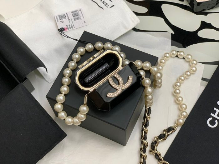 [TOP] CHANEL Airpod Pro Case - Black