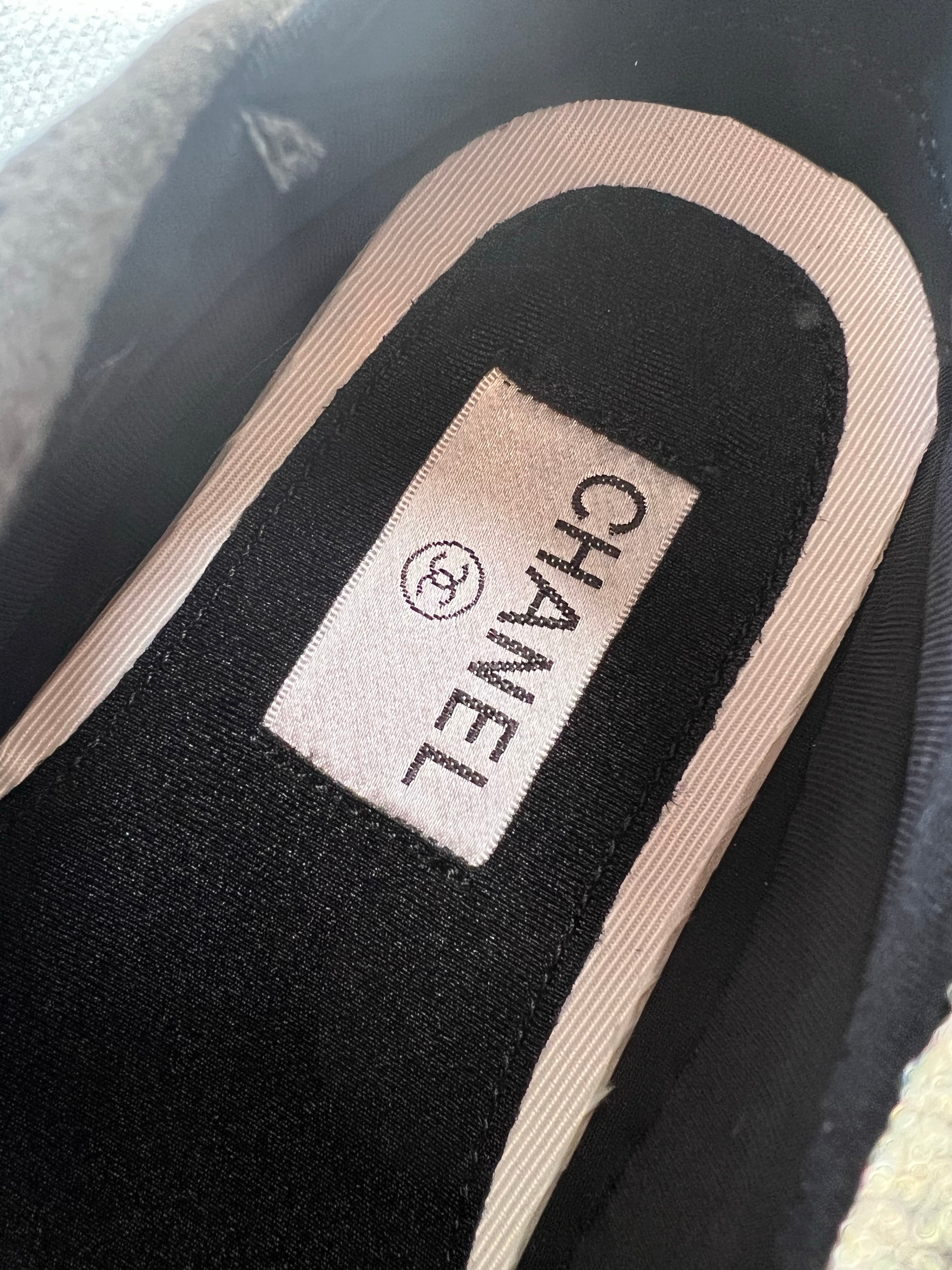 [TOP] CHANEL Tennis Shoes - Black