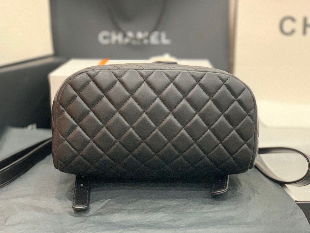 [TOP] CHANEL Quilted Lambskin Urban Spirit Large Backpack - Black