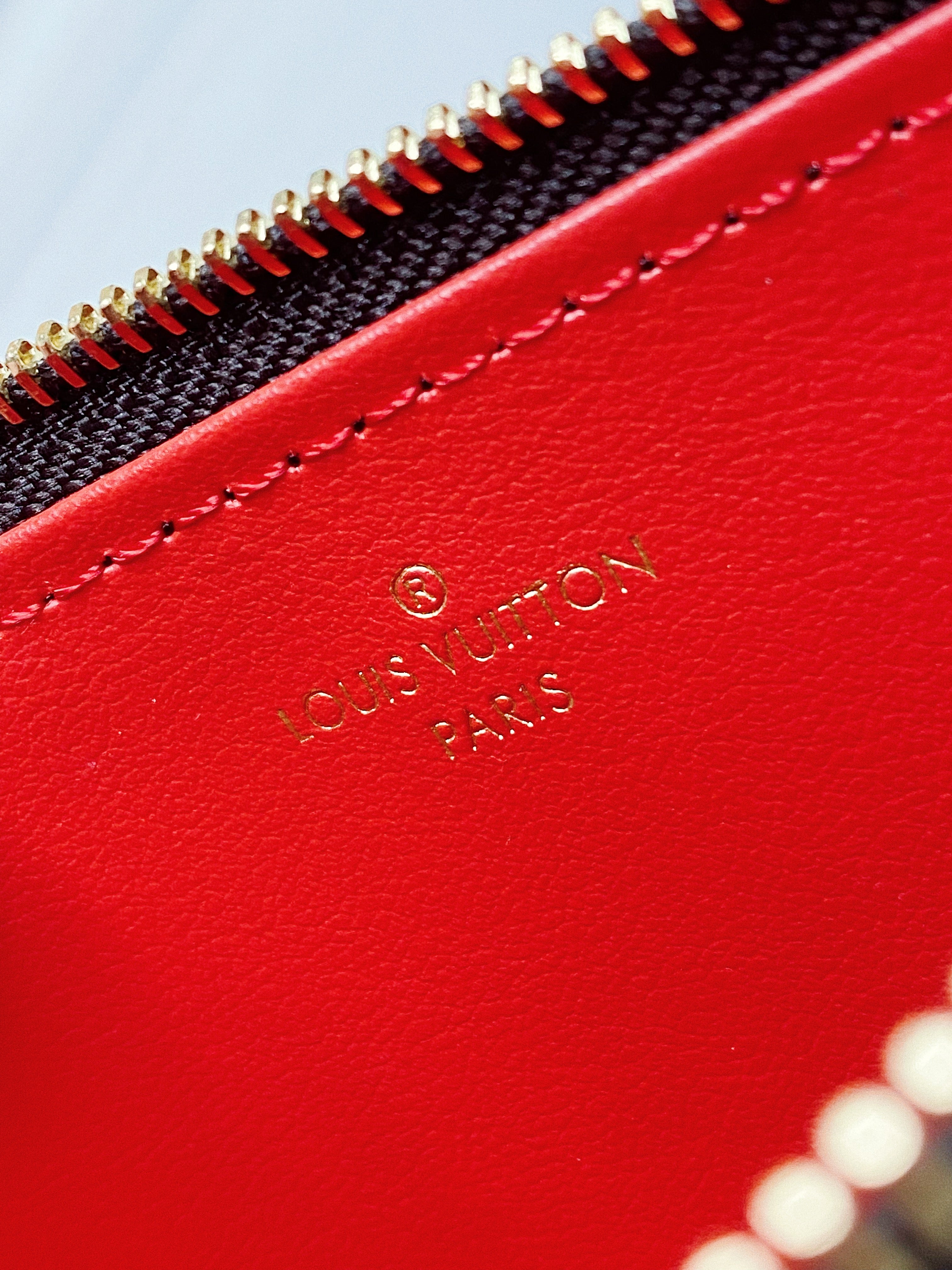 [TOP] Louis Vuitton LV £V Felicie Damier Ebene Bag 21X12X3cm - Red