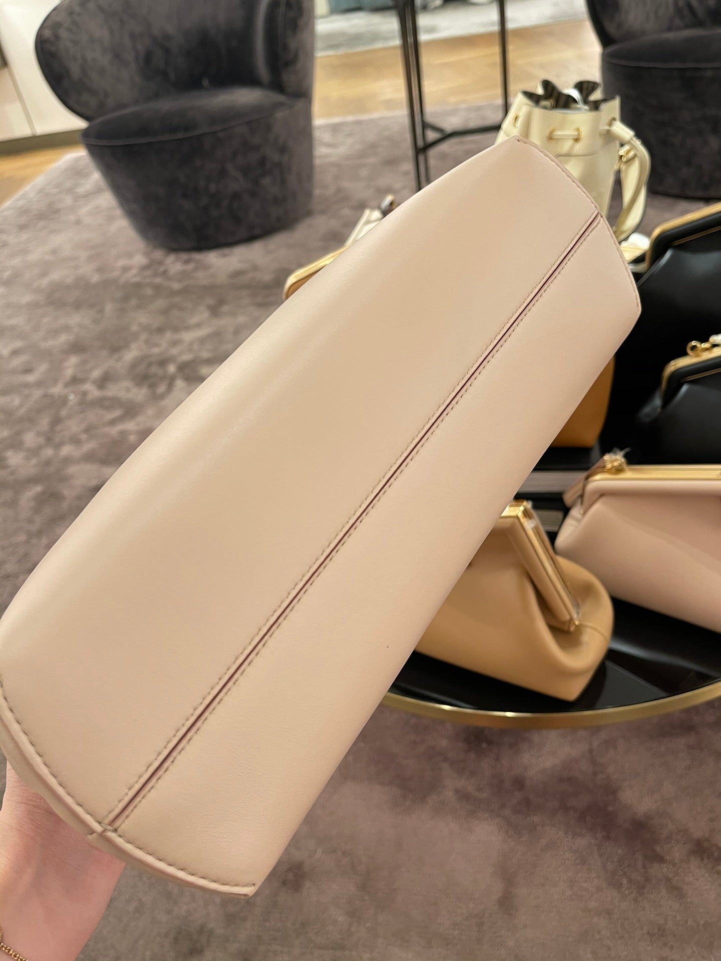 [TOP] FENDI FENDI First Medium Bag - Cream