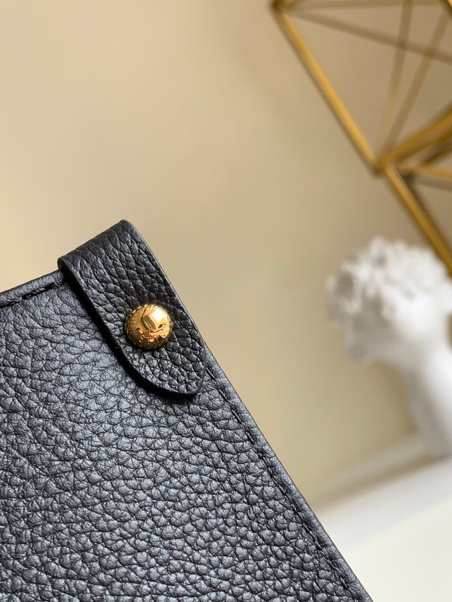 [TOP] Louis Vuitton LV  On The Go Empreinte 2 Tones Tote GM 41x34x19cm - Black and Cream