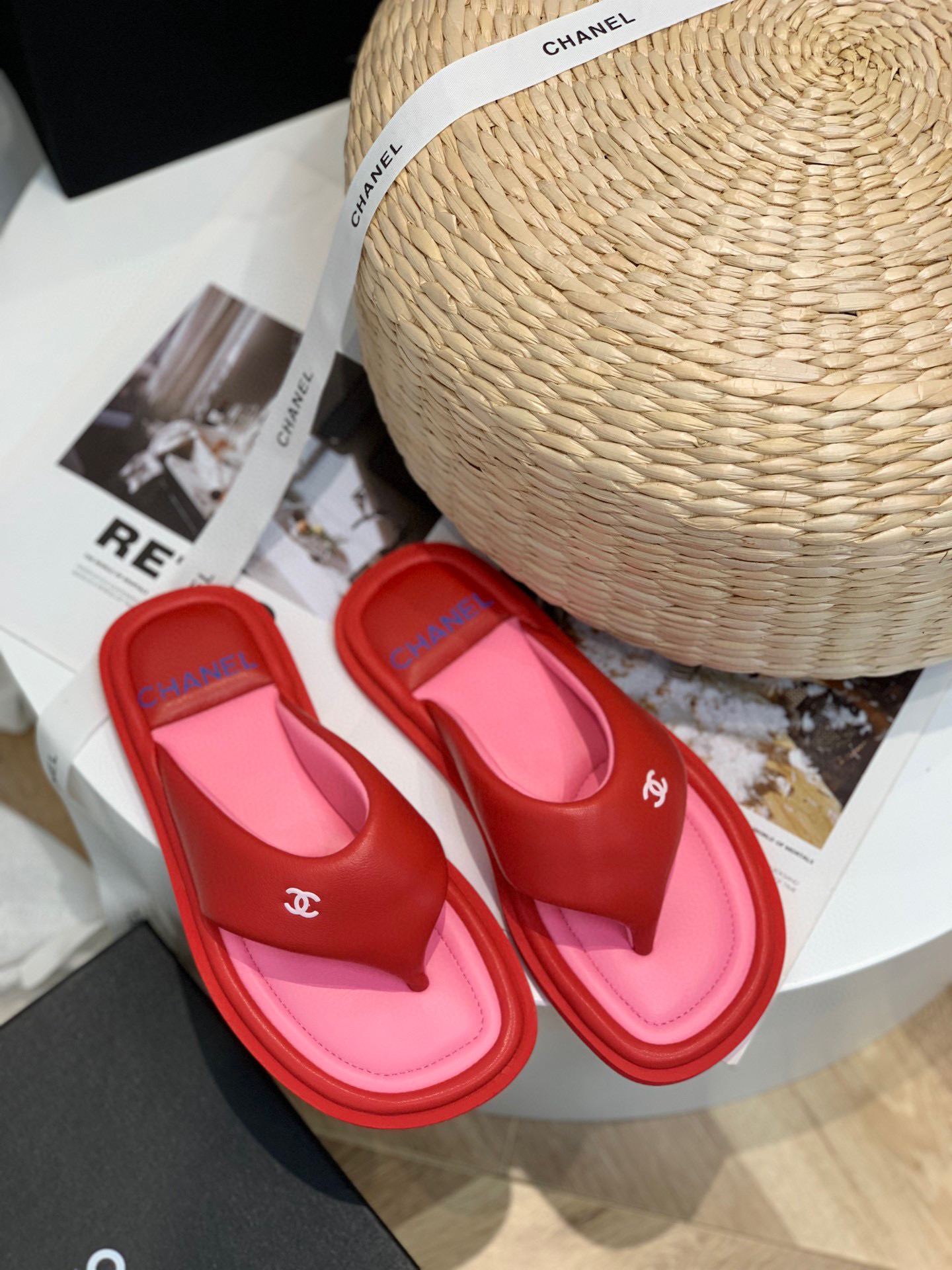 [TOP] CHANEL Puffy Thong Sandals Lambskin - 7 Colours