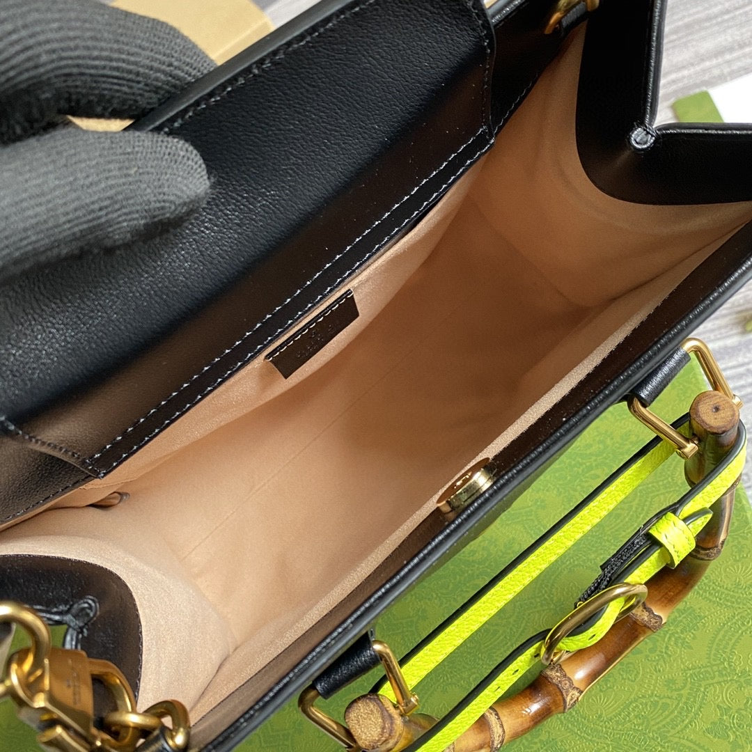 [TOP] GUCCI G*G Diana Medium Bag - Black