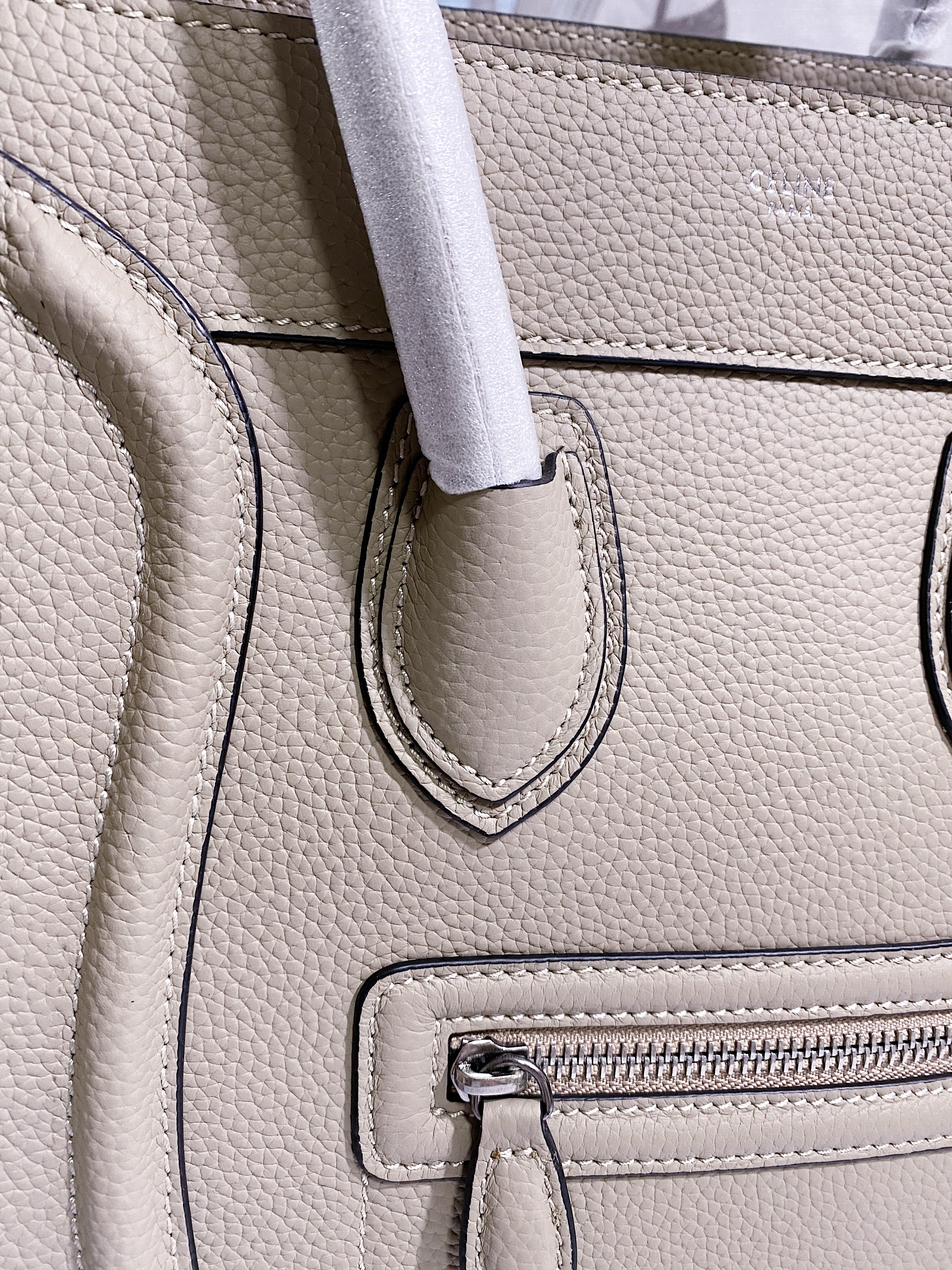 [TOP] CELINE Micro Luggage Hanbag 26x26x14cm   - Tan