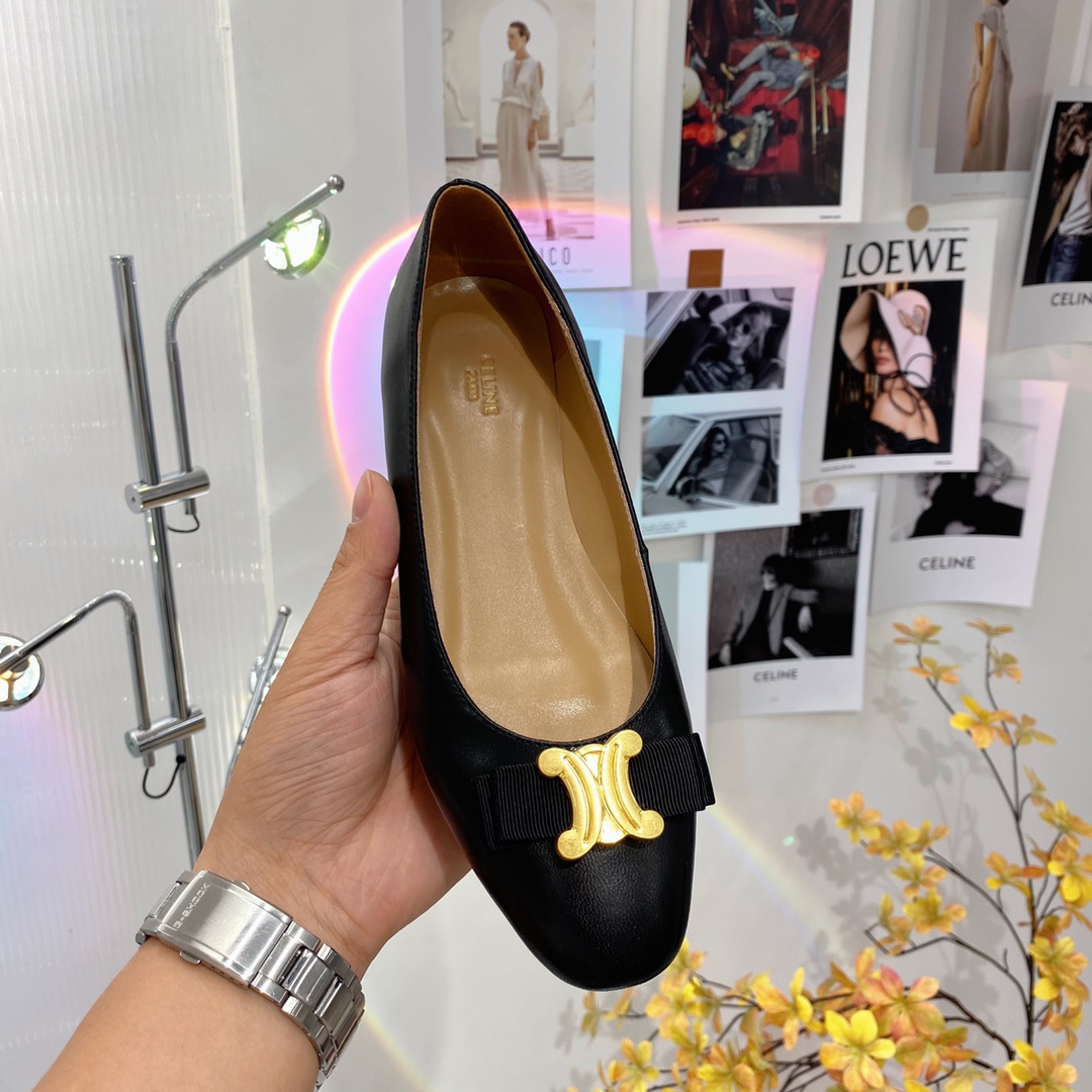 [TOP] CELINE Cowhide Flat - Black - Cline