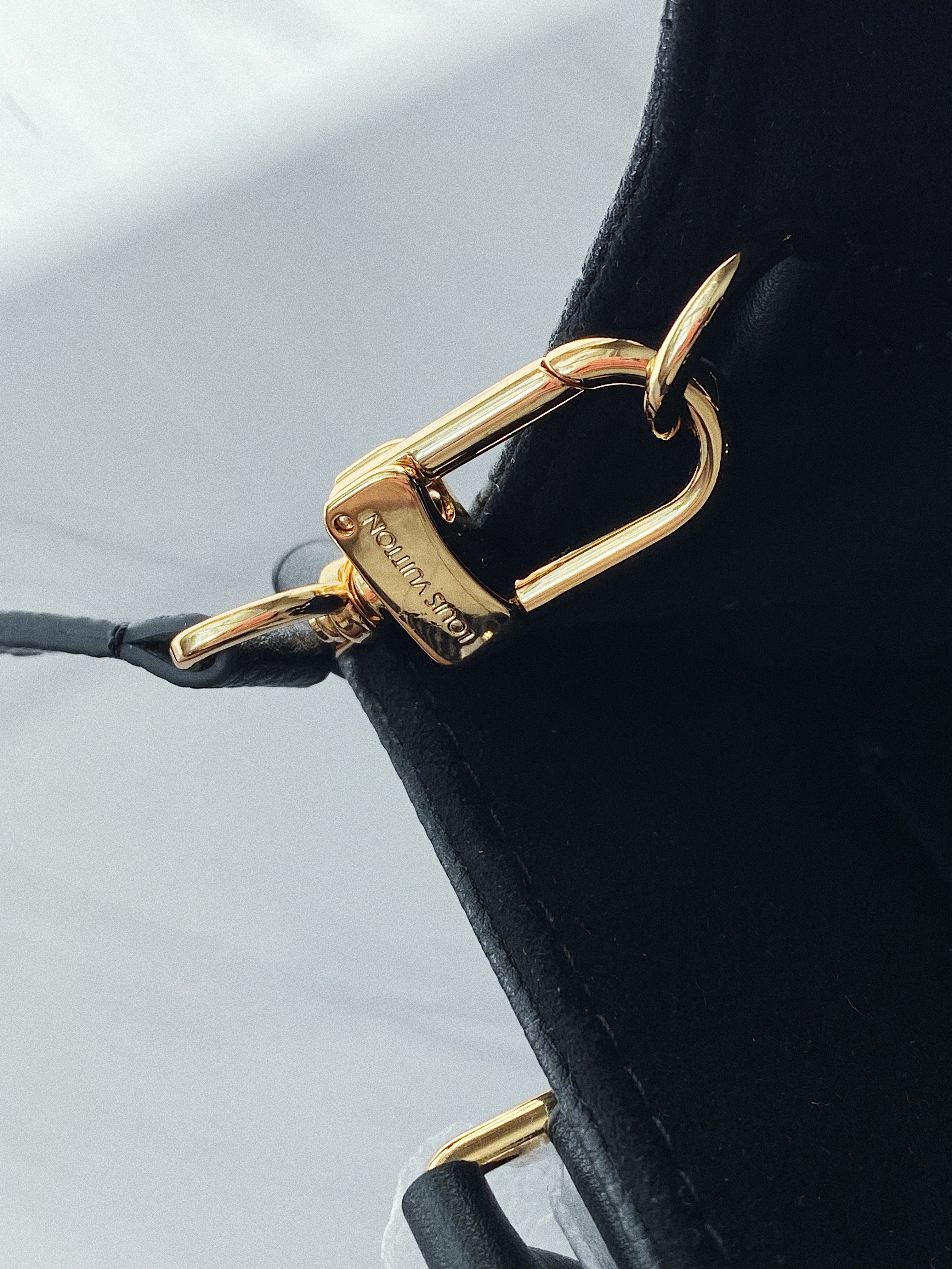 [TOP] Louis Vuitton LV On The Go Empreinte PM 25X19X11.5cm- Black