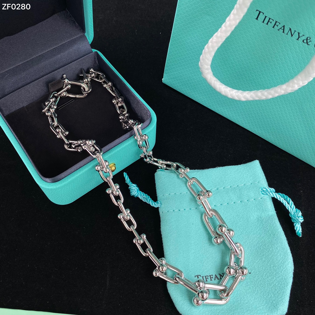[TOP] Tiffany & Co. Bold Graduated Link Necklace
