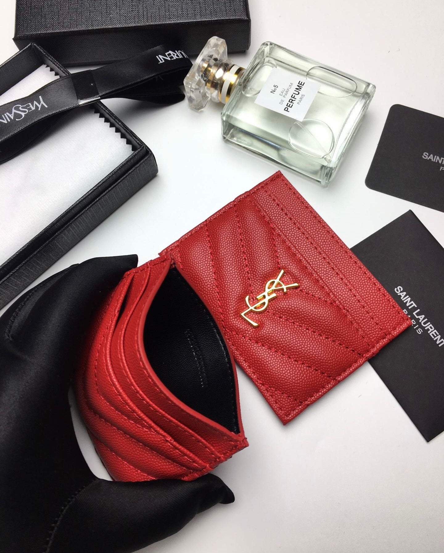 [TOP] Yves Saint Laurent YSL Card Holder Caviar Skin - Red