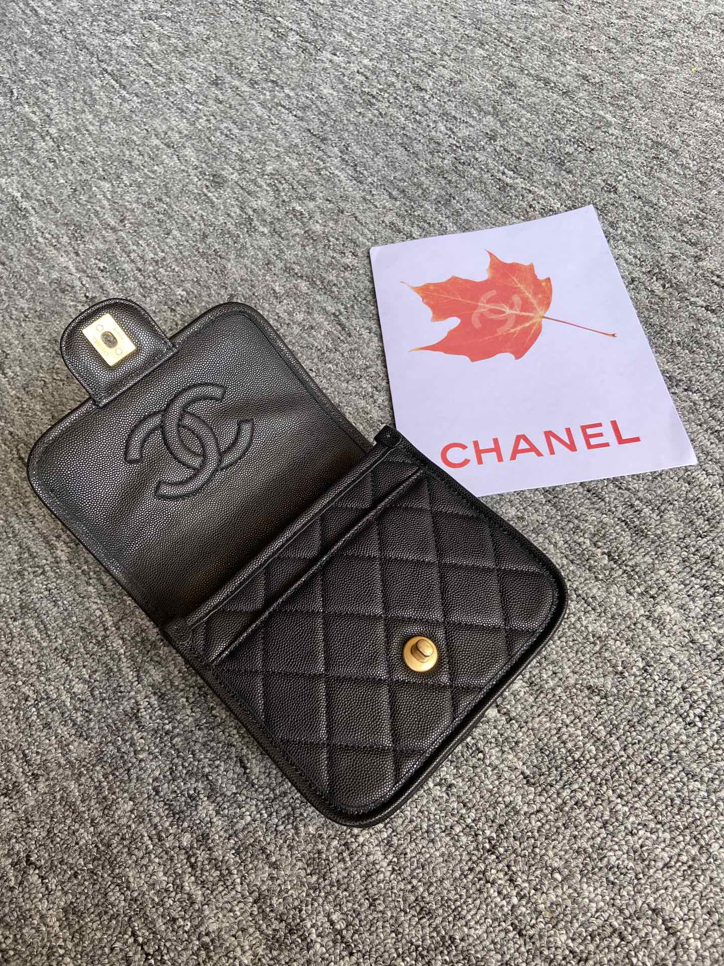 [TOP] CHANEL 22k Flap Bag 17x20.5x6cm/25x21.5x7cm - GHW - Black