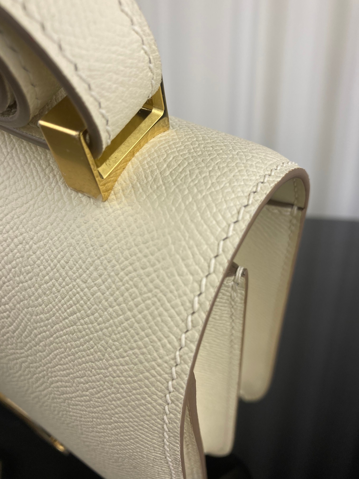 [TOP] HERMES Constance Epsom Leather 18cm - Cream & GHW