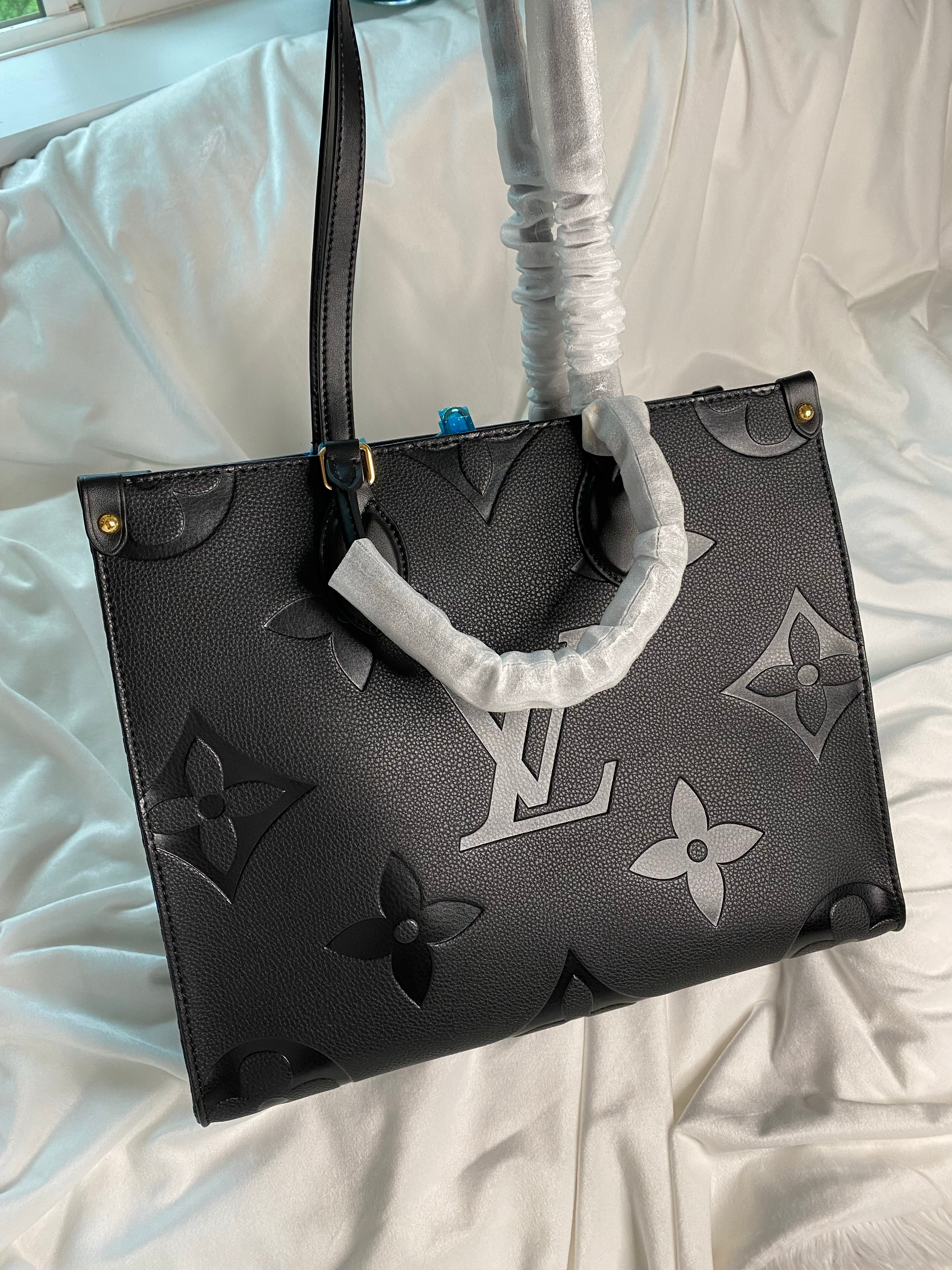 [TOP] Louis Vuitton LV £V On The Go Empreinte MM - Black