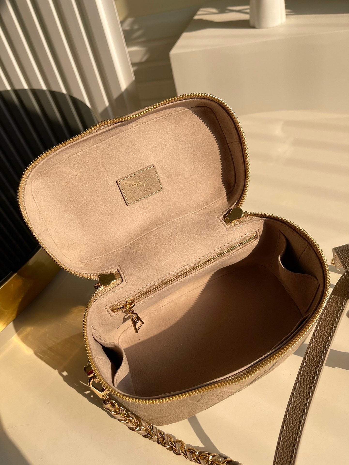 [TOP] Louis Vuitton LV L*V Empreinte Giant Monogram Vanity Bag - Turtle Dove