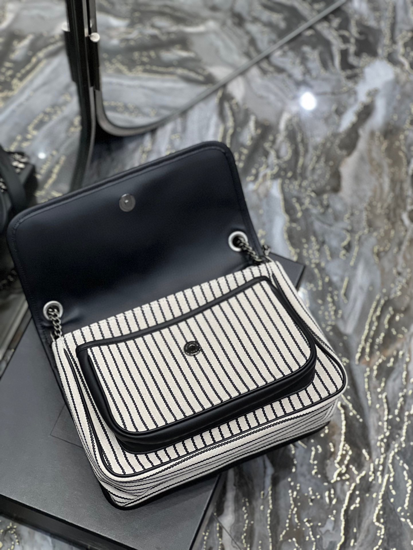 [TOP] Yves Saint Laurent YSL Niki Shoulder Bag - Black