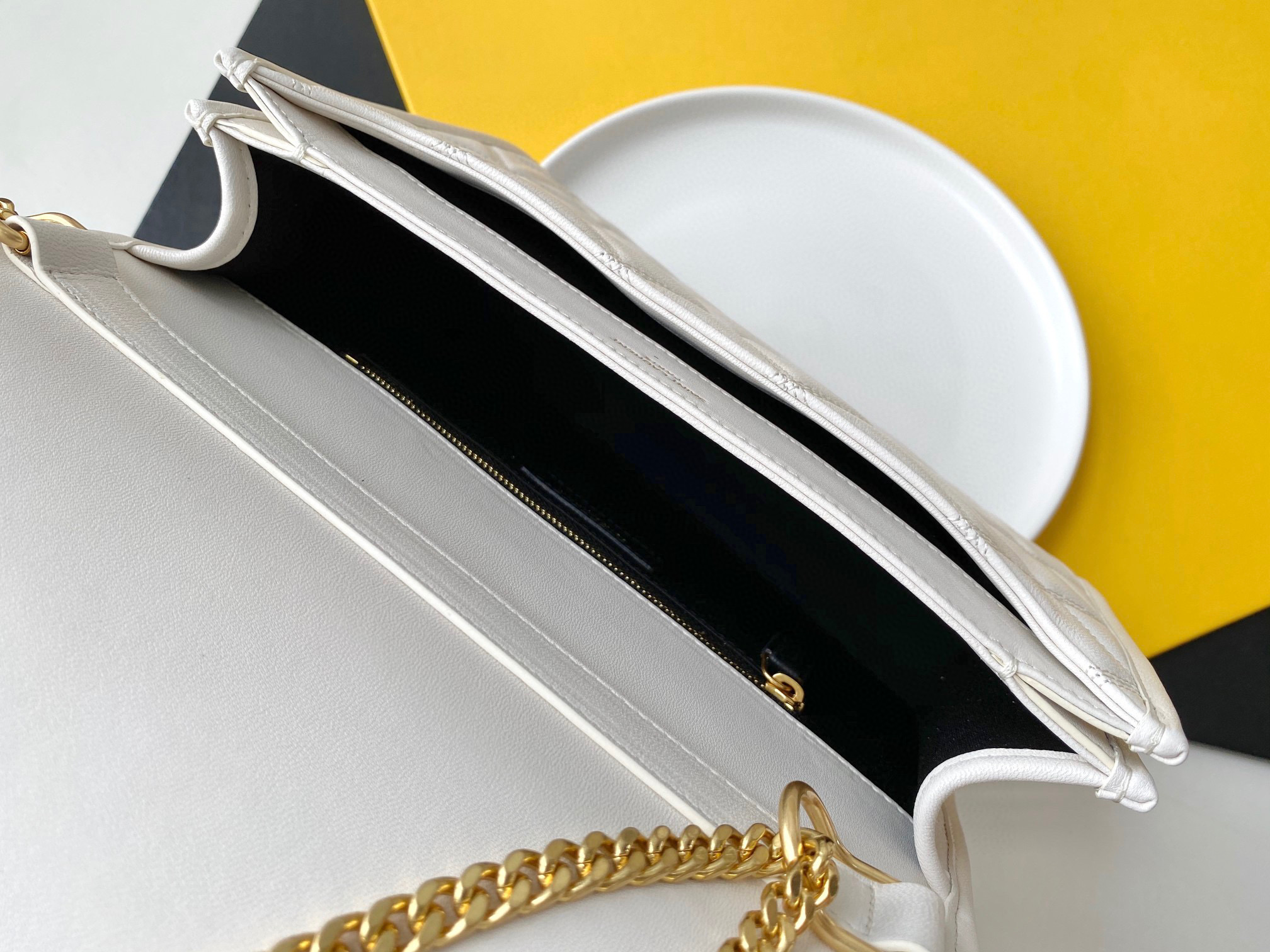 [TOP] Yves Saint Laurent YSL Becky Bag Lambskin 25CM - Black/White