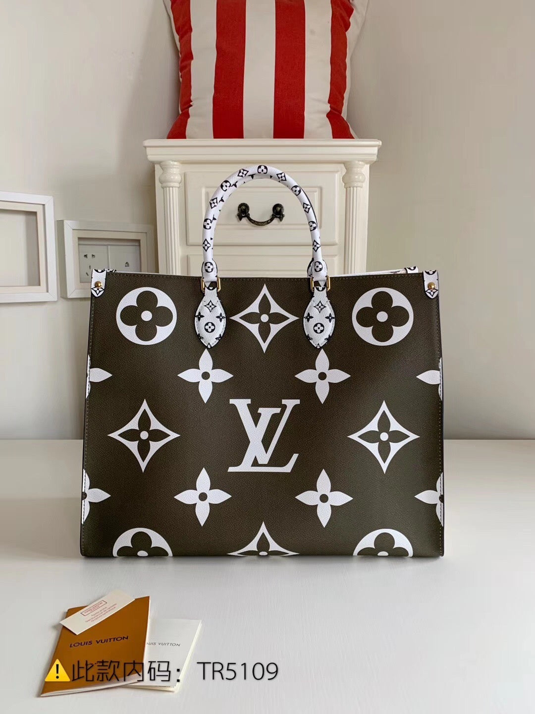 [TOP] Louis Vuitton LV On The Go GM Monogram 41x34x19cm -2 Colors