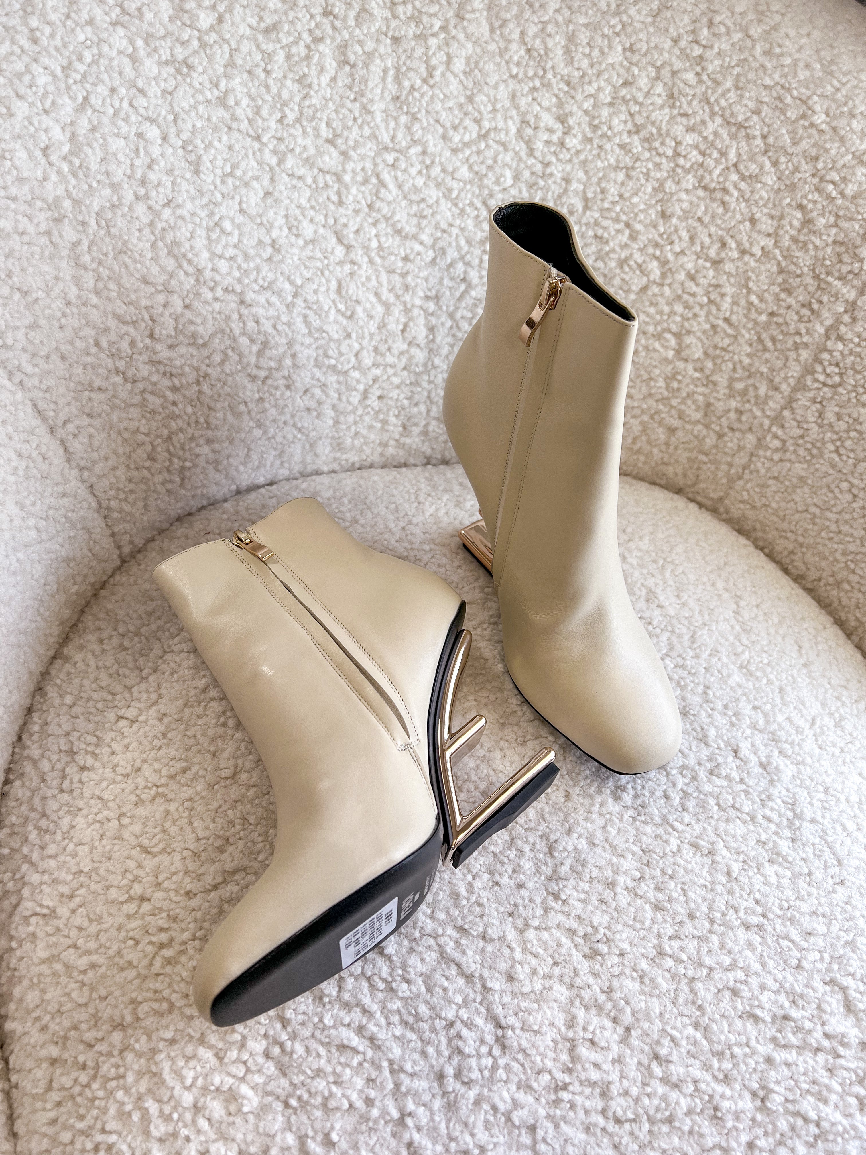 [TOP] FENDI FENDI First Nappa Leather High-Heel Boots - White
